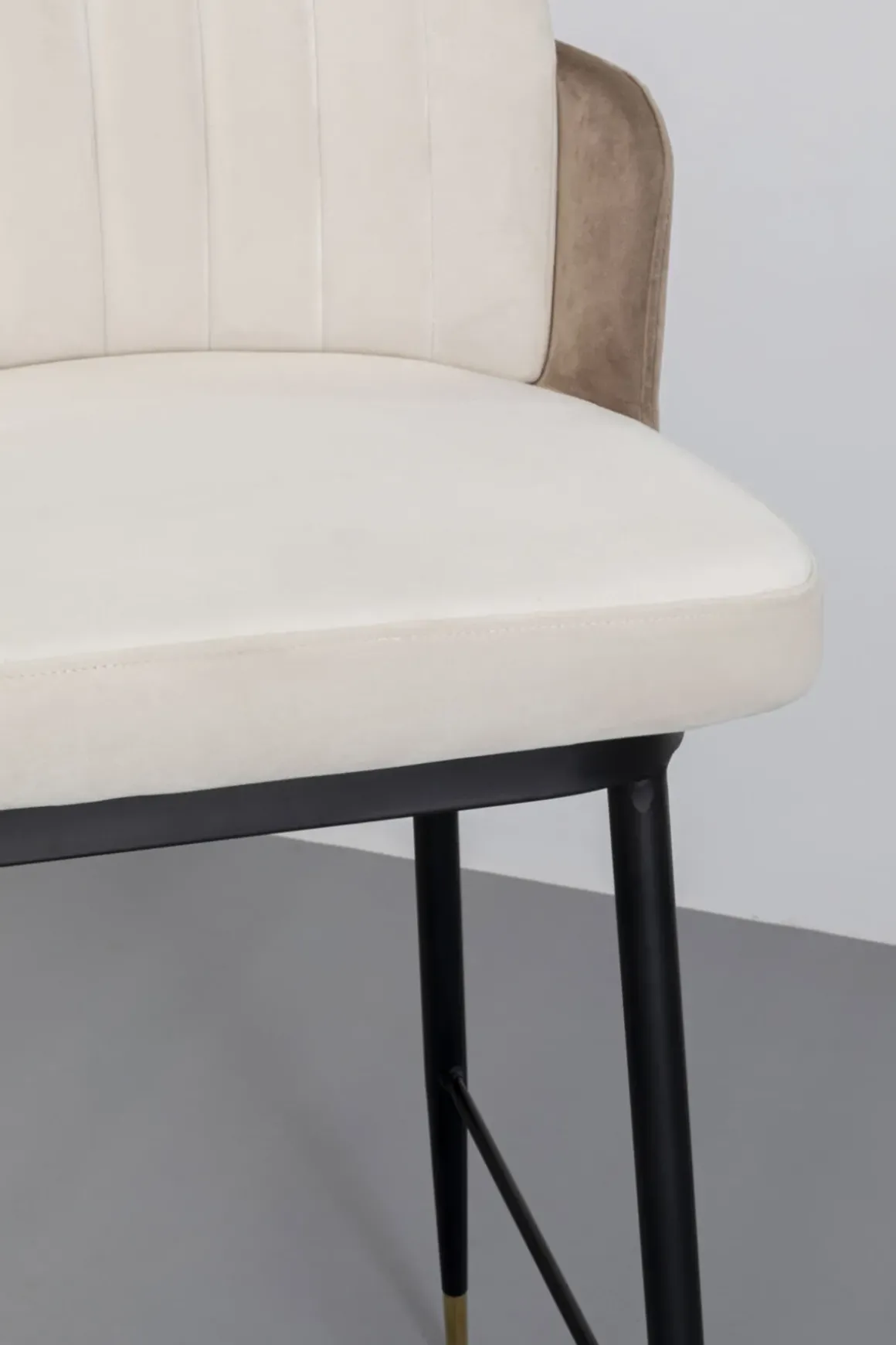Barstol Hojas - Klädd barstol med ryggstöd - Beige - KARE Design