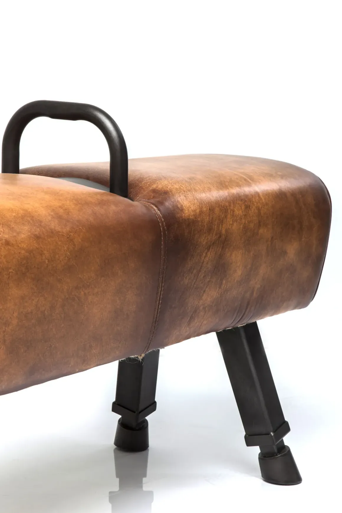 Bänk Gym Gabby - Industristil i Brun Konstläder, 153cm - KARE Design