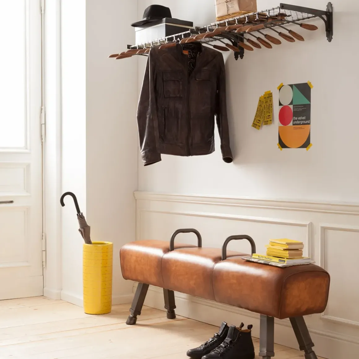 Bänk Gym Gabby - Industristil i Brun Konstläder, 153cm - KARE Design