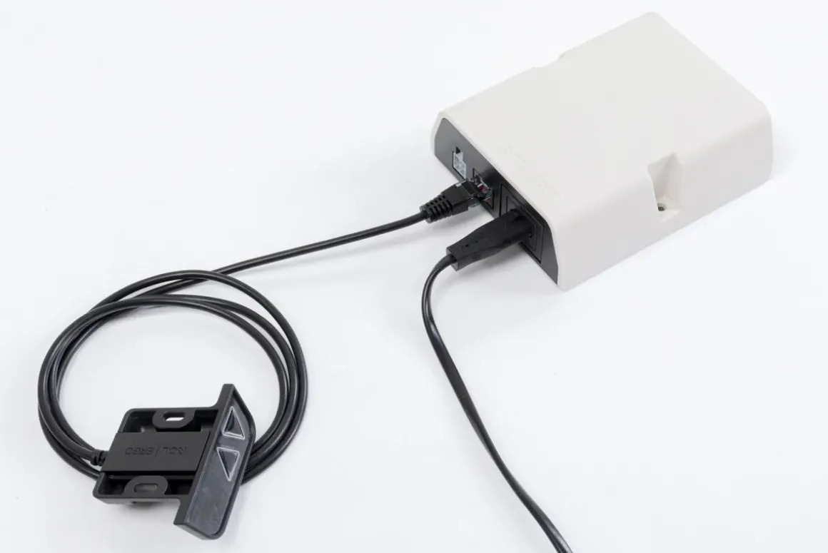 Bordsben Tavola Office Vit Smart - KARE Design
