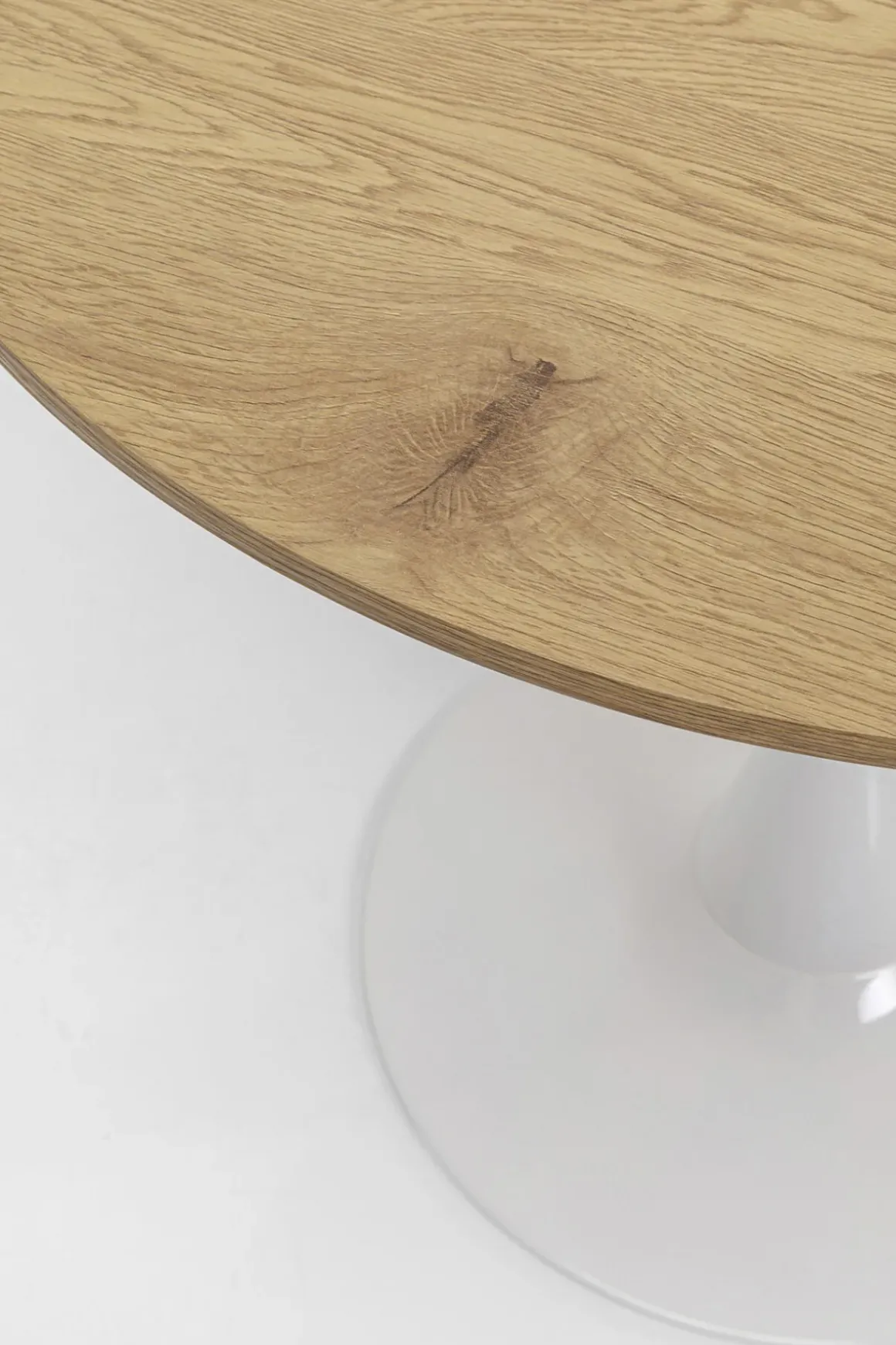 Bord Schickeria Ø80cm - Ek Faner/Vit Trumpetfot - KARE Design