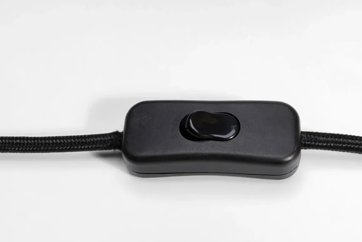 Bordslampa Crow - Kråka, Matt Svart - KARE Design
