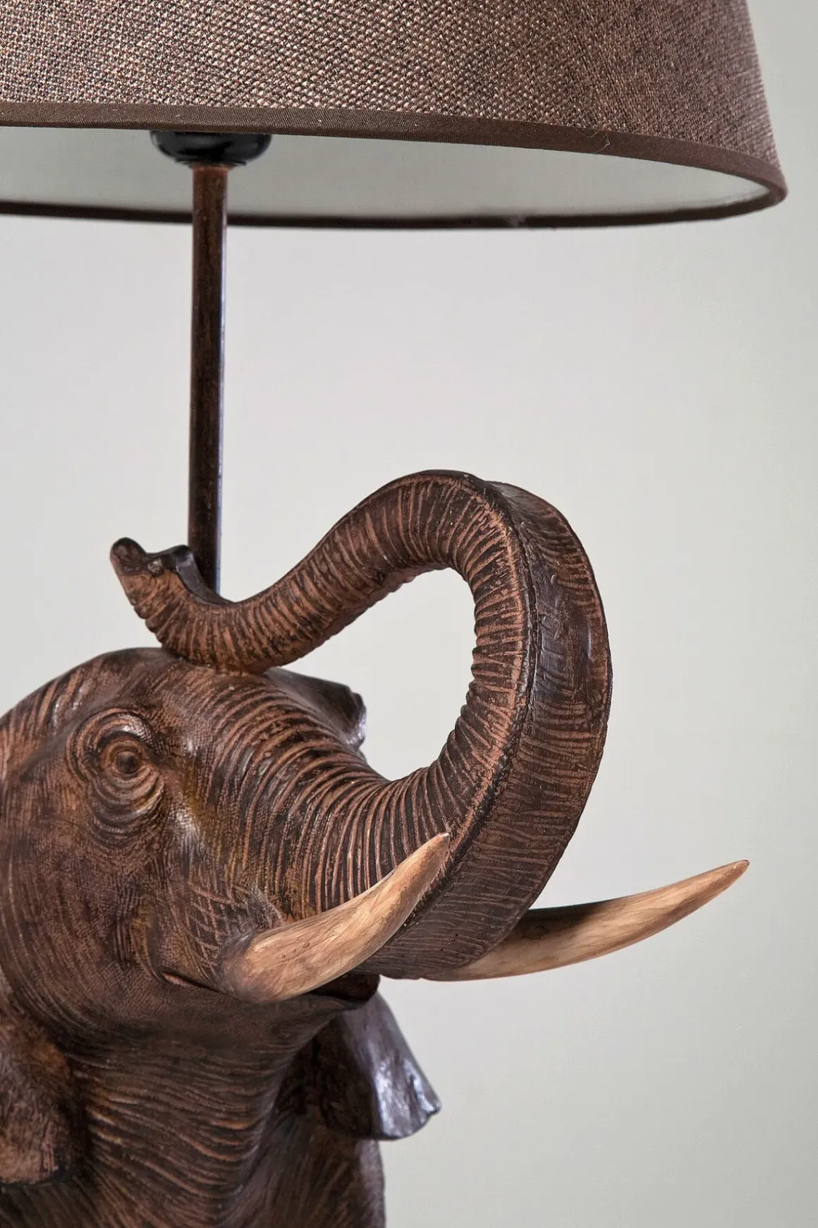 Bordslampa Elephant Safari - KARE Design