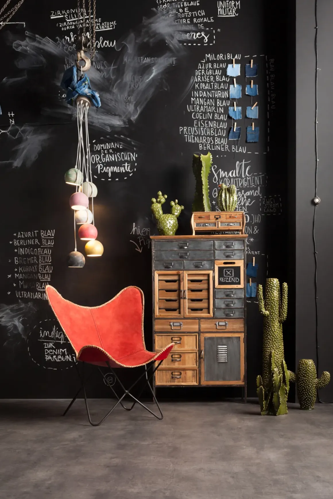 Byrå Art Factory - Skåp med Lådor i Industristil - KARE Design