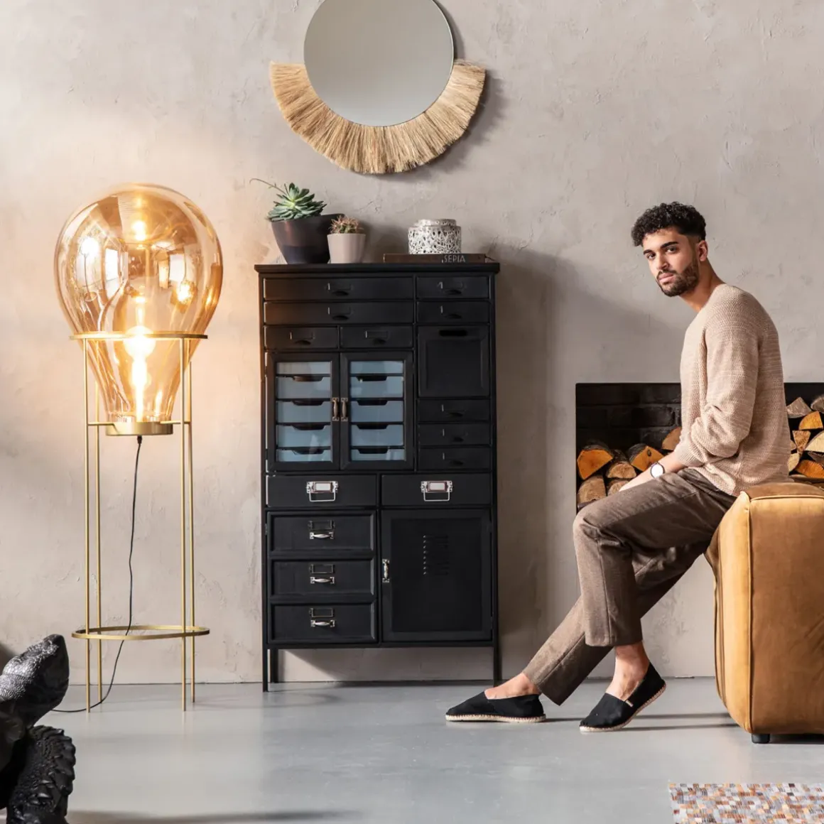 Byrå Art Factory - Svart Skåp med Lådor - KARE Design
