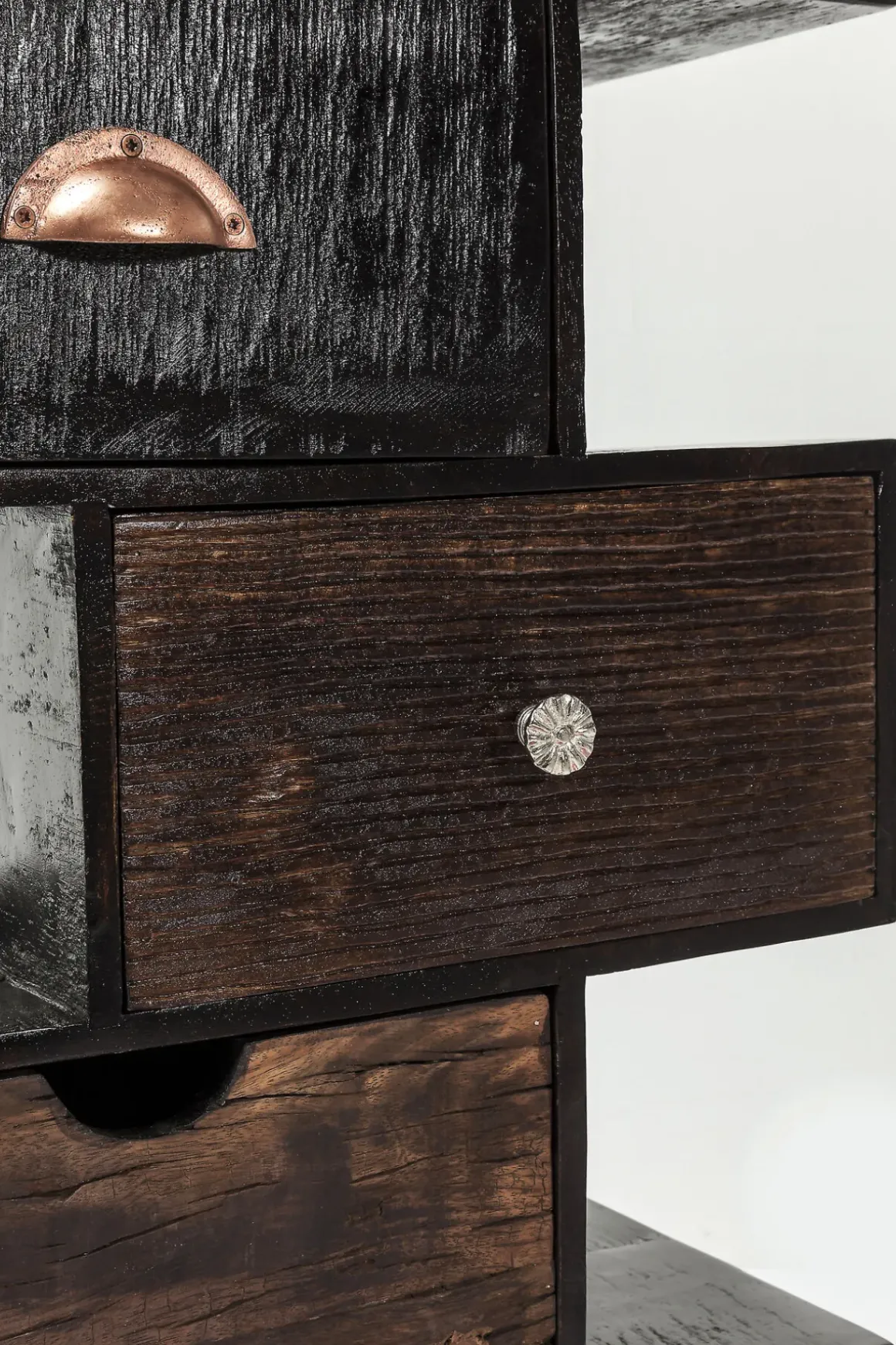 Byrå Finca - Rustik Patina i Ljust och Mörkt Trä, 6 lådor - KARE Design
