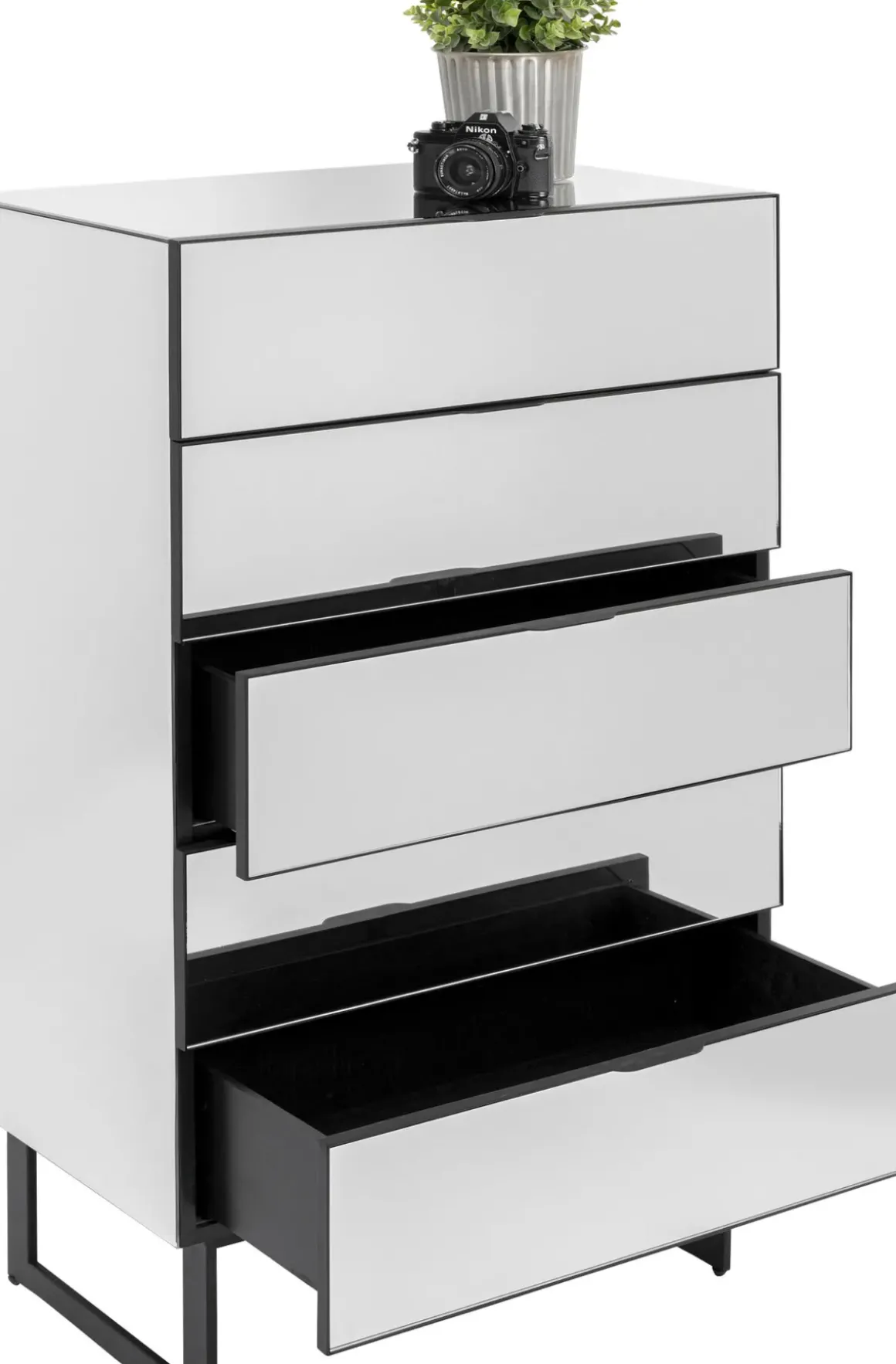Byrå Soran 5 Lådor - Spegelglas/Svart, 65x114cm - KARE Design