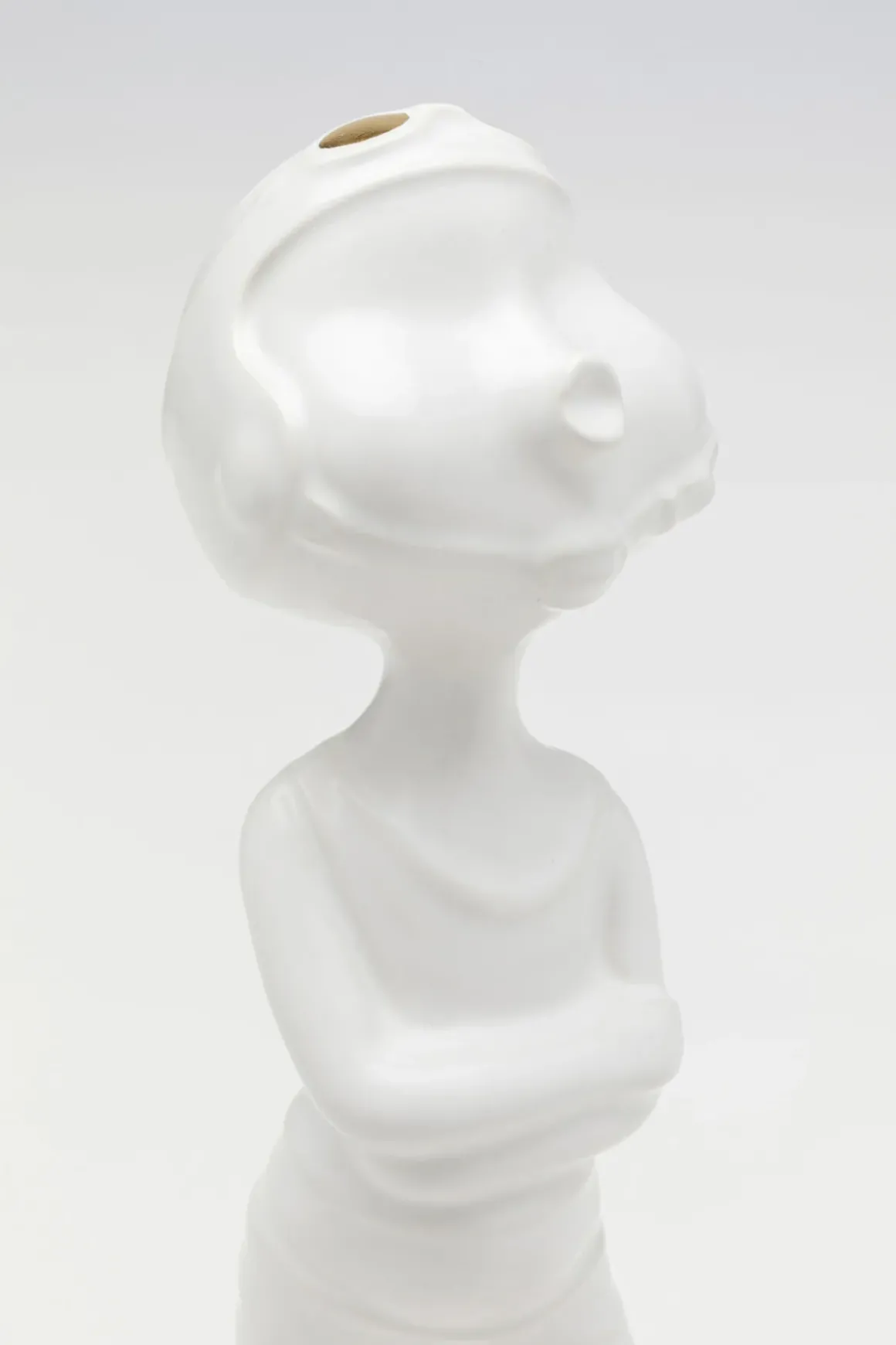 Dekorfigur Ball Girl - Vit, 29cm - KARE Design