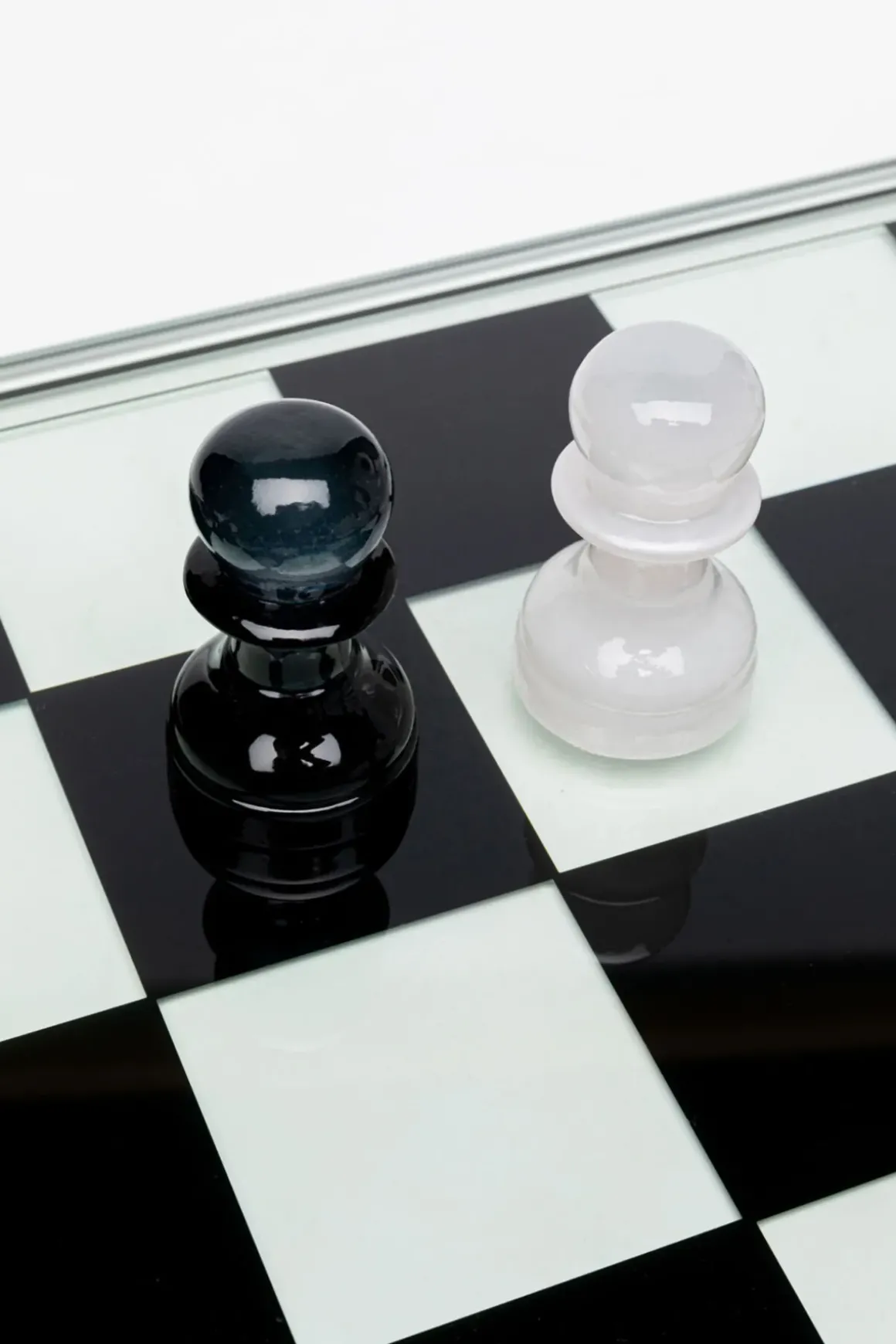 Dekorfigur Chess Transparent - schack, 60x60cm - KARE Design