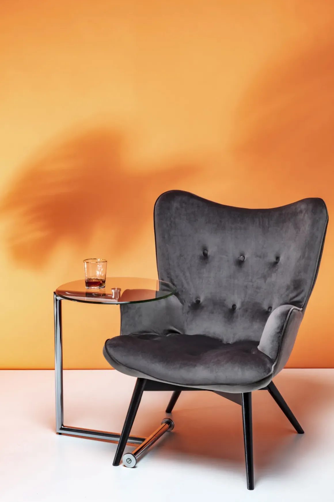 Fåtölj Vicky - Grå Sammet/Svarta Ben - KARE Design