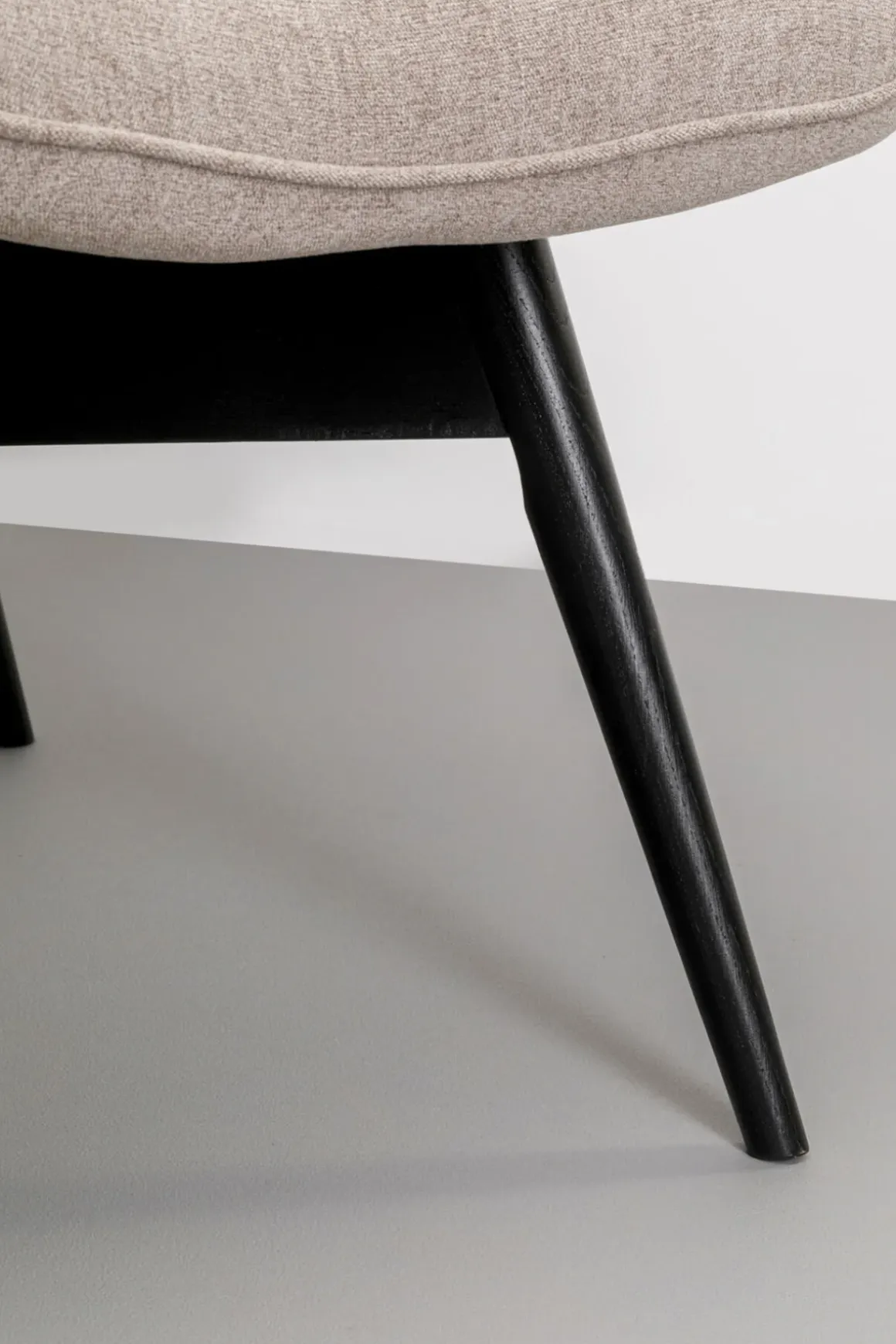 Fåtölj Vicky - Ljusbrun/Svarta Ben - KARE Design