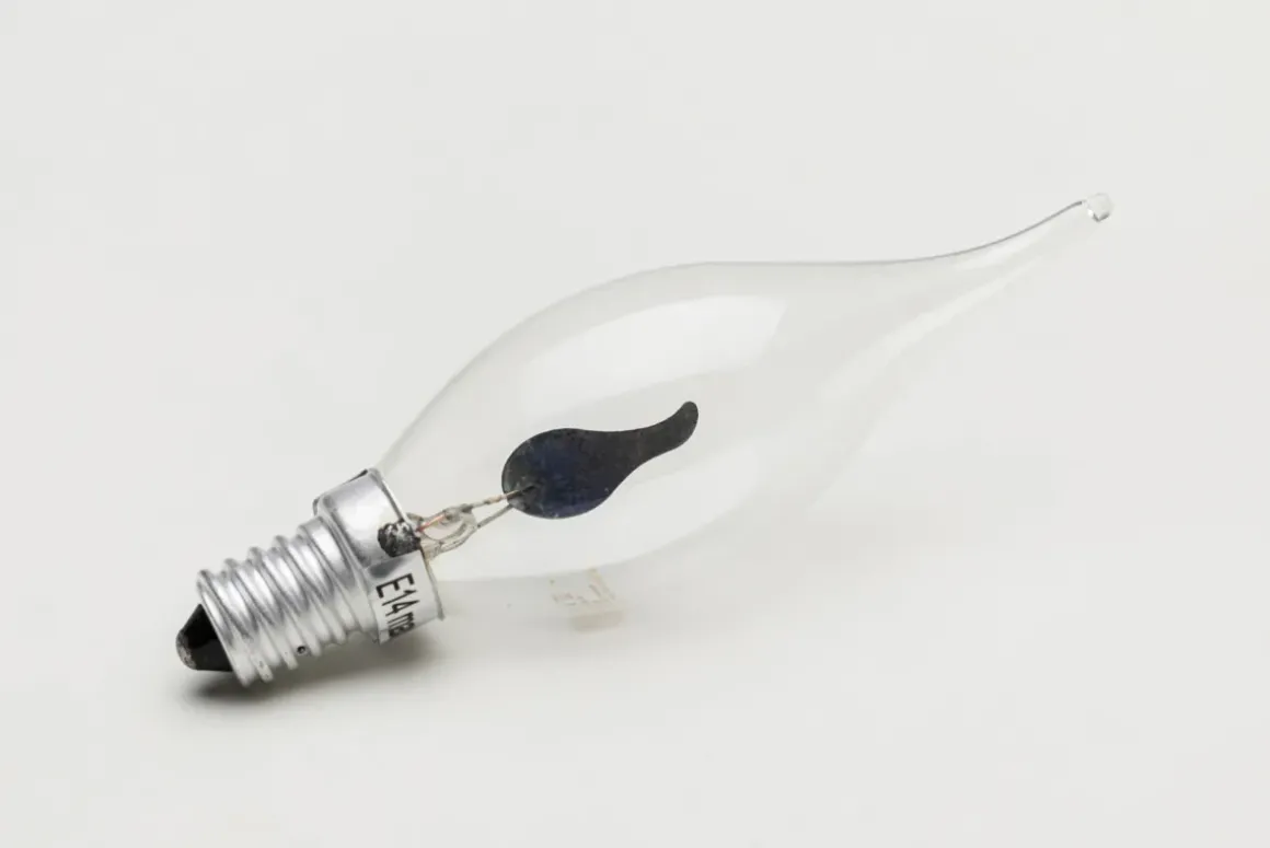Glödlampa LED - Flimrande Ljus - KARE Design