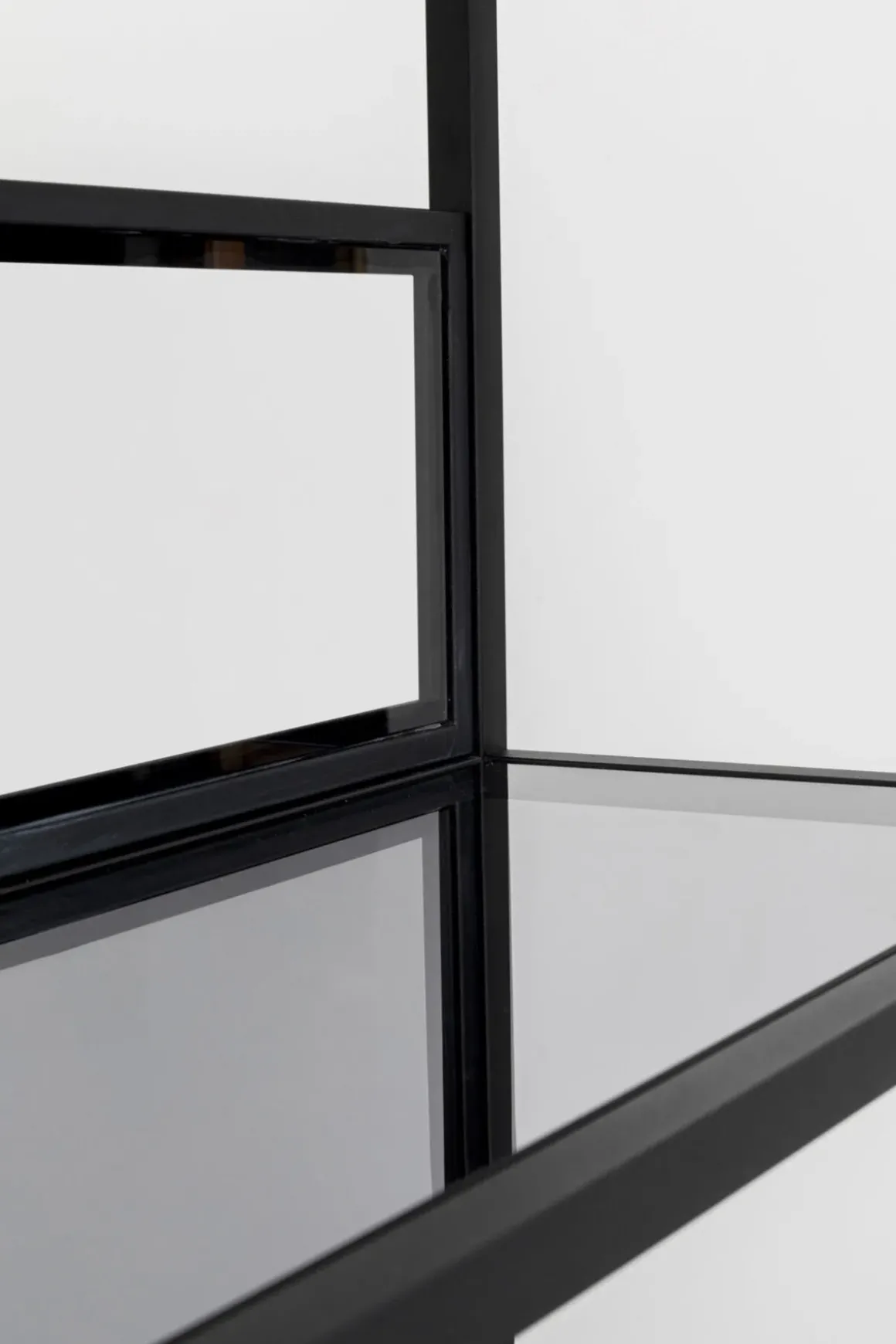 Hylla Skyler - Bokhylla i Svart/Tonat Glas, 195x115cm - KARE Design