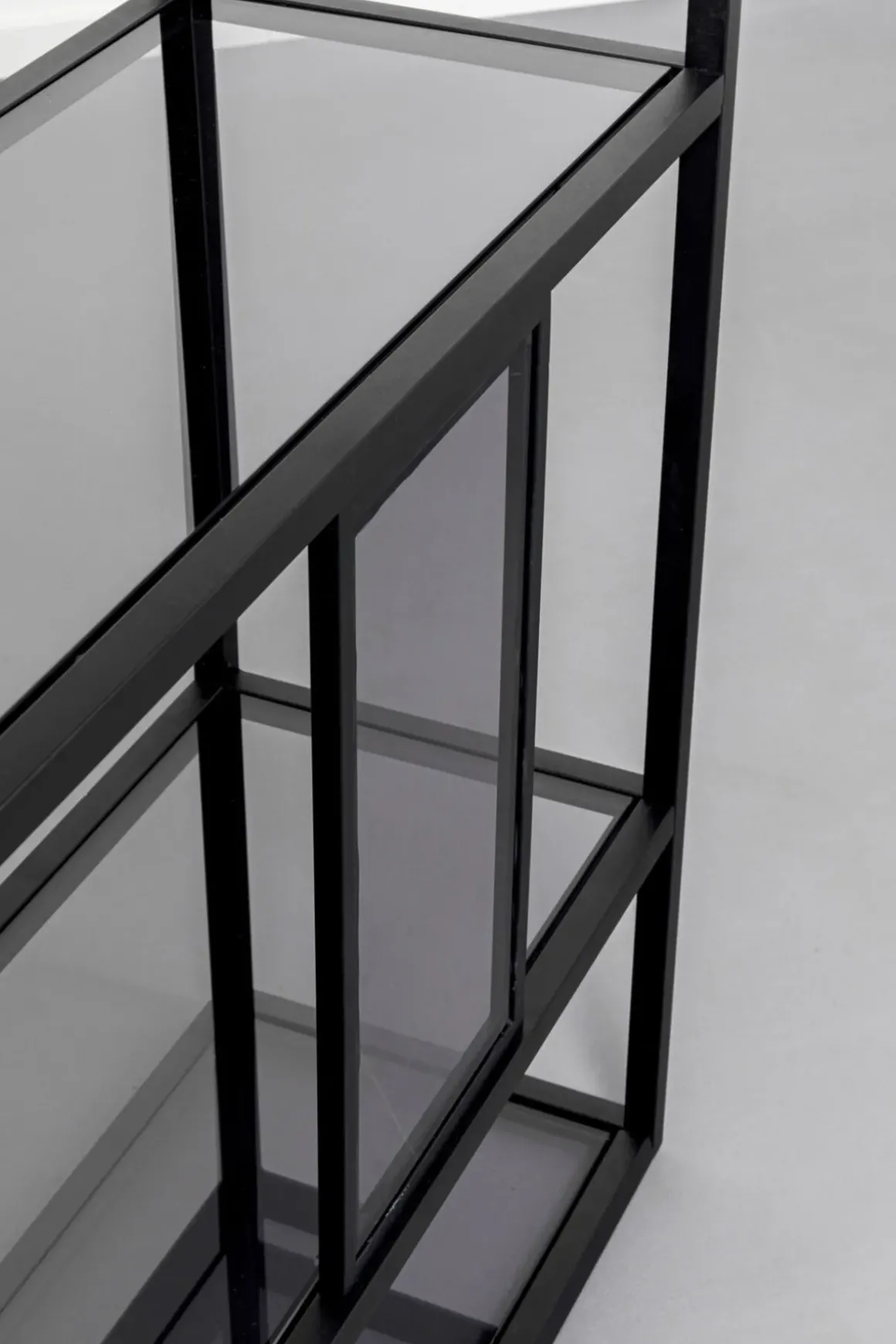 Hylla Skyler - Bokhylla i Svart/Tonat Glas, 195x115cm - KARE Design