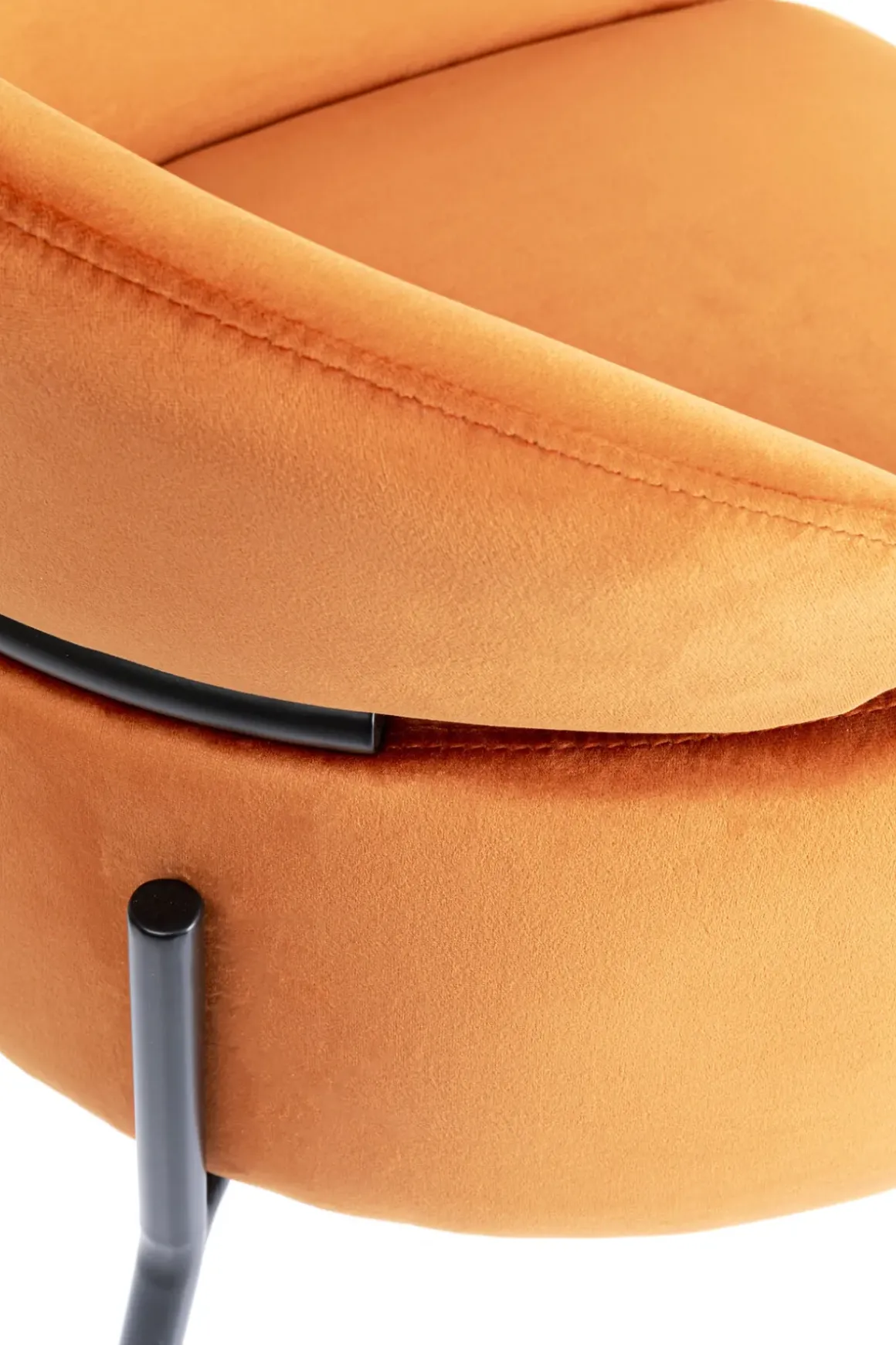 Karmstol Alexia - Stol i Orange Sammet med Armstöd - KARE Design