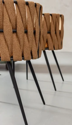 Karmstol Cheerio - Stol i Ljus Brun/Havregul med Armstöd - KARE Design