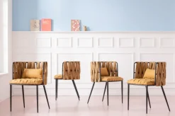 Karmstol Cheerio - Stol i Ljus Brun/Havregul med Armstöd - KARE Design