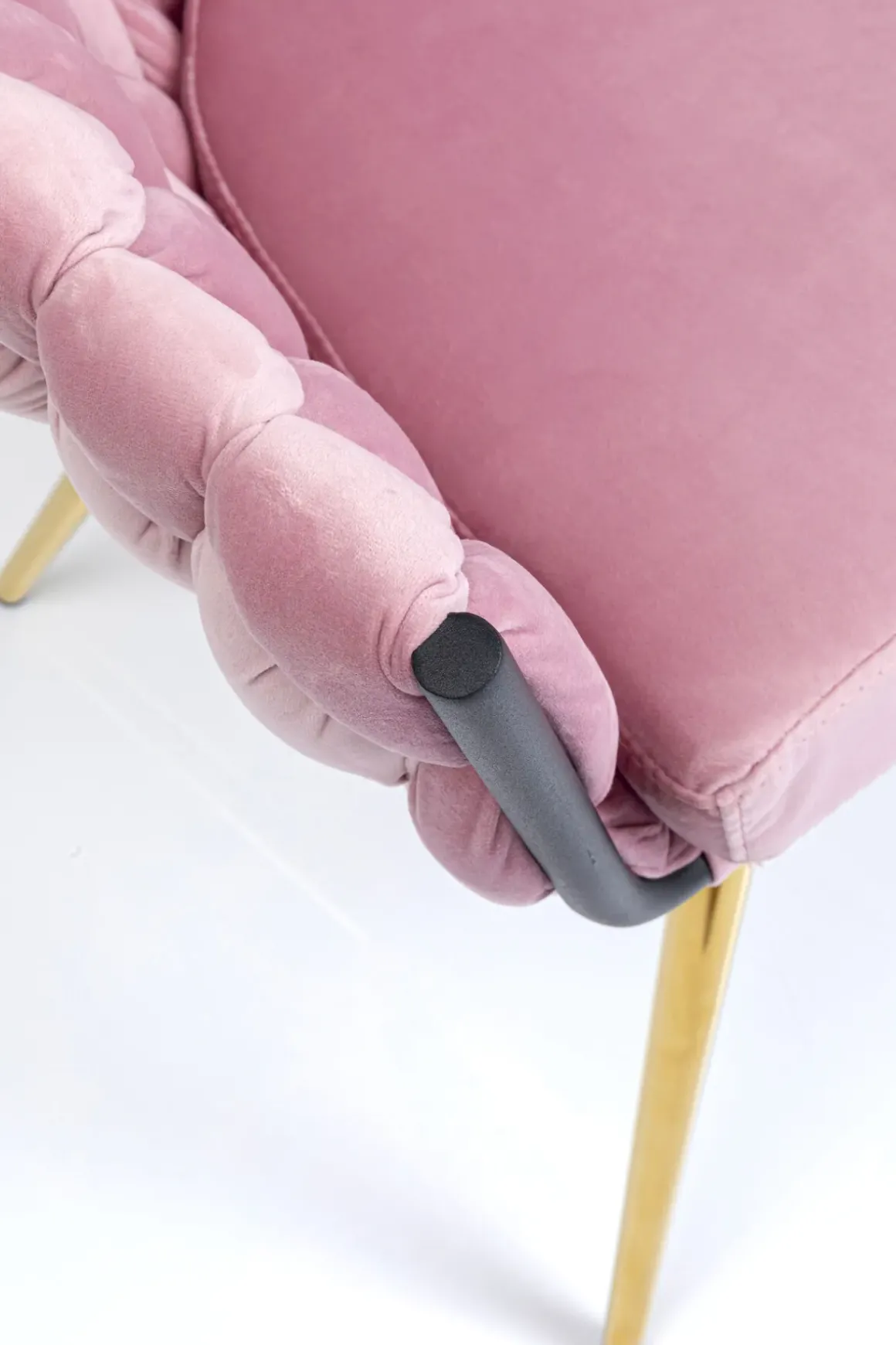 Karmstol Knot - Stol i Puderrosa Sammet, med Armstöd - KARE Design