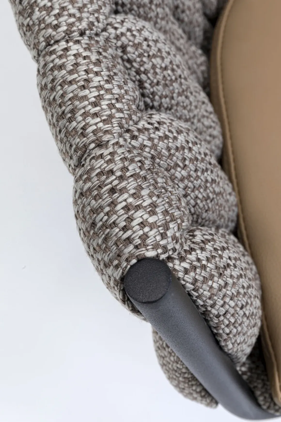 Karmstol Knot Tweed - Stol med Armstöd Greige - KARE Design