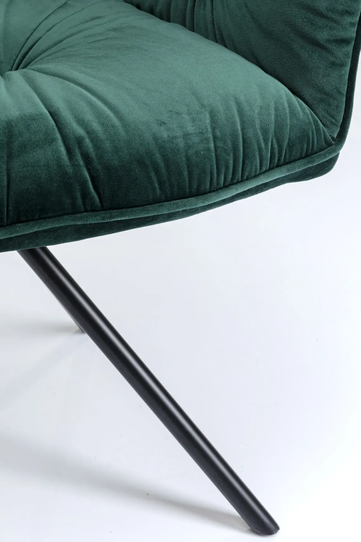 Karmstol Mila - Grön Stol med Armstöd - KARE Design