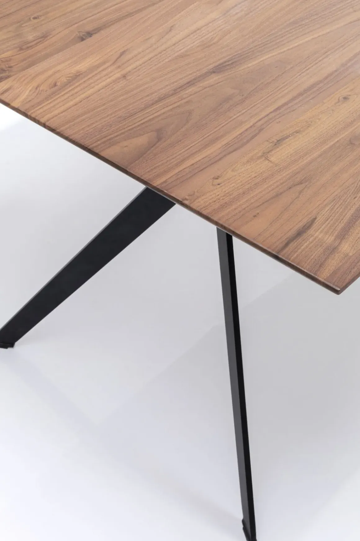 Matbord Downtown - Bord i Massiv Valnöt, 180x90cm - KARE Design