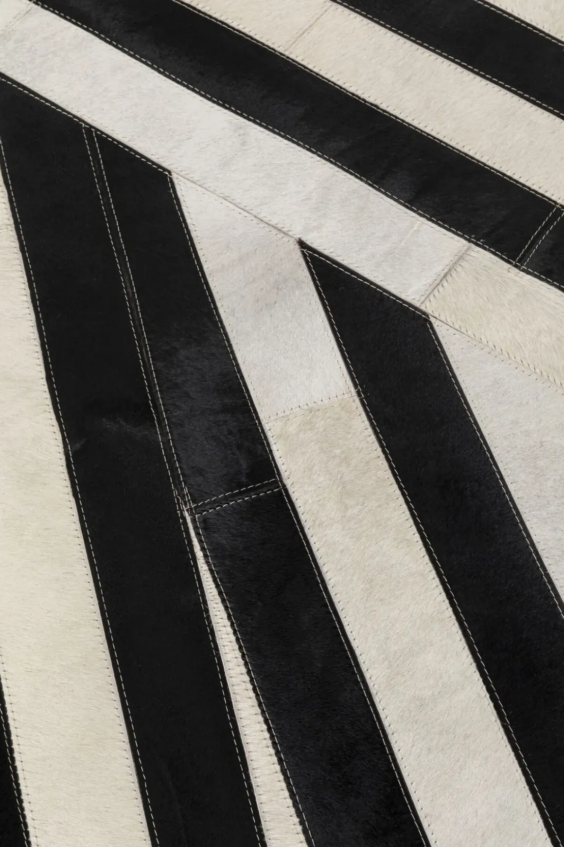 Matta Tapes - Svart/Vit Rand, 170x240cm - KARE Design