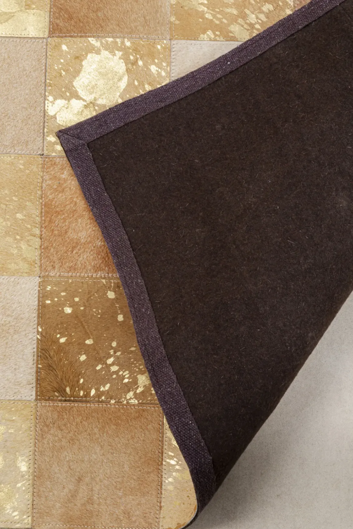 Matta Vegas Läder Guld, 240x170cm - KARE Design