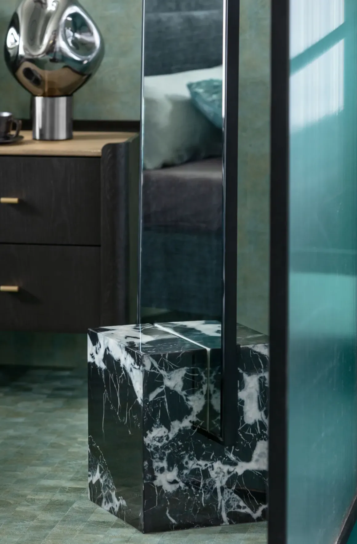 Milano Sängbord - Liten Byrå 2 Lådor - KARE Design