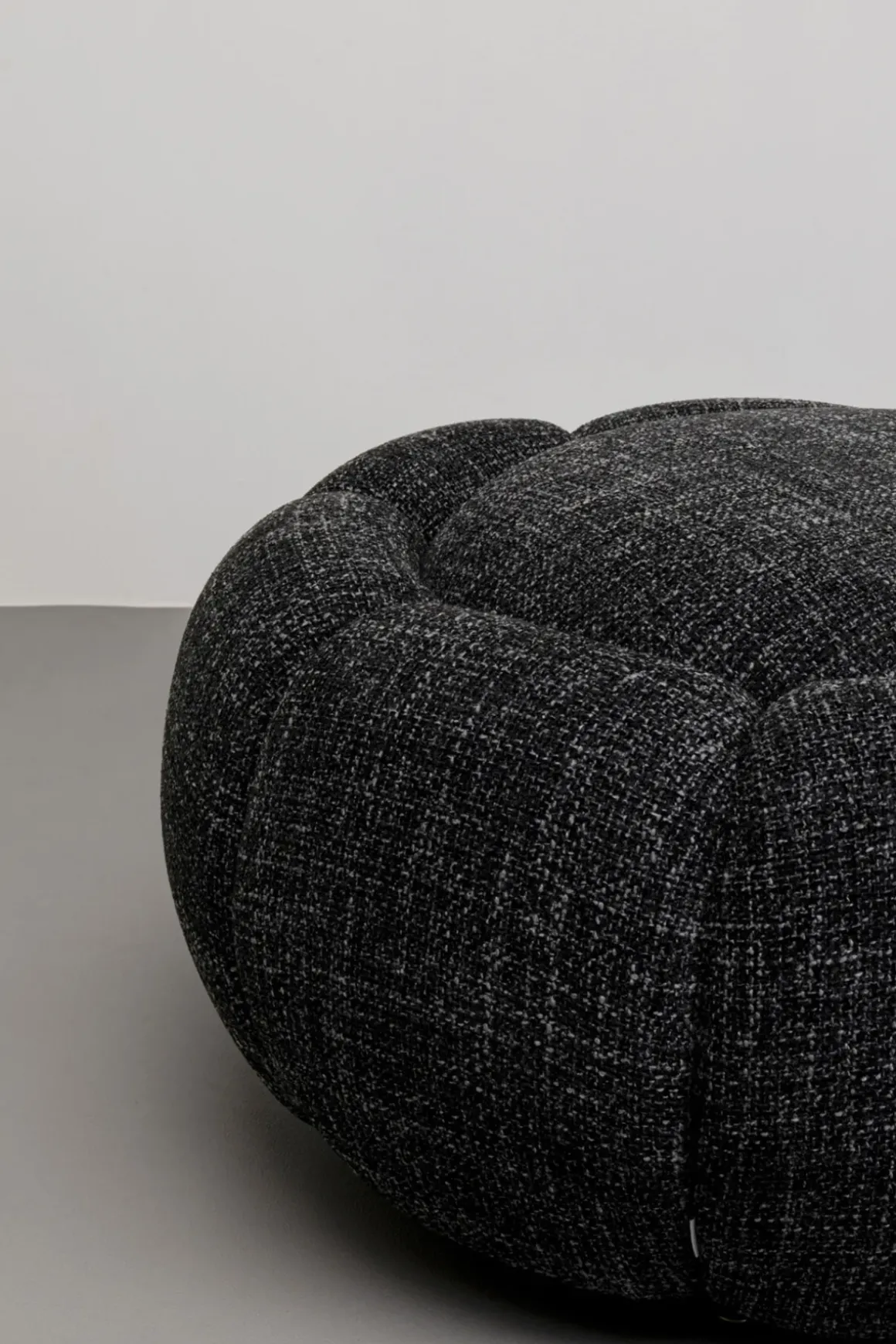 Pall Peppo Bloom - Melange Svart, Ø72cm - KARE Design
