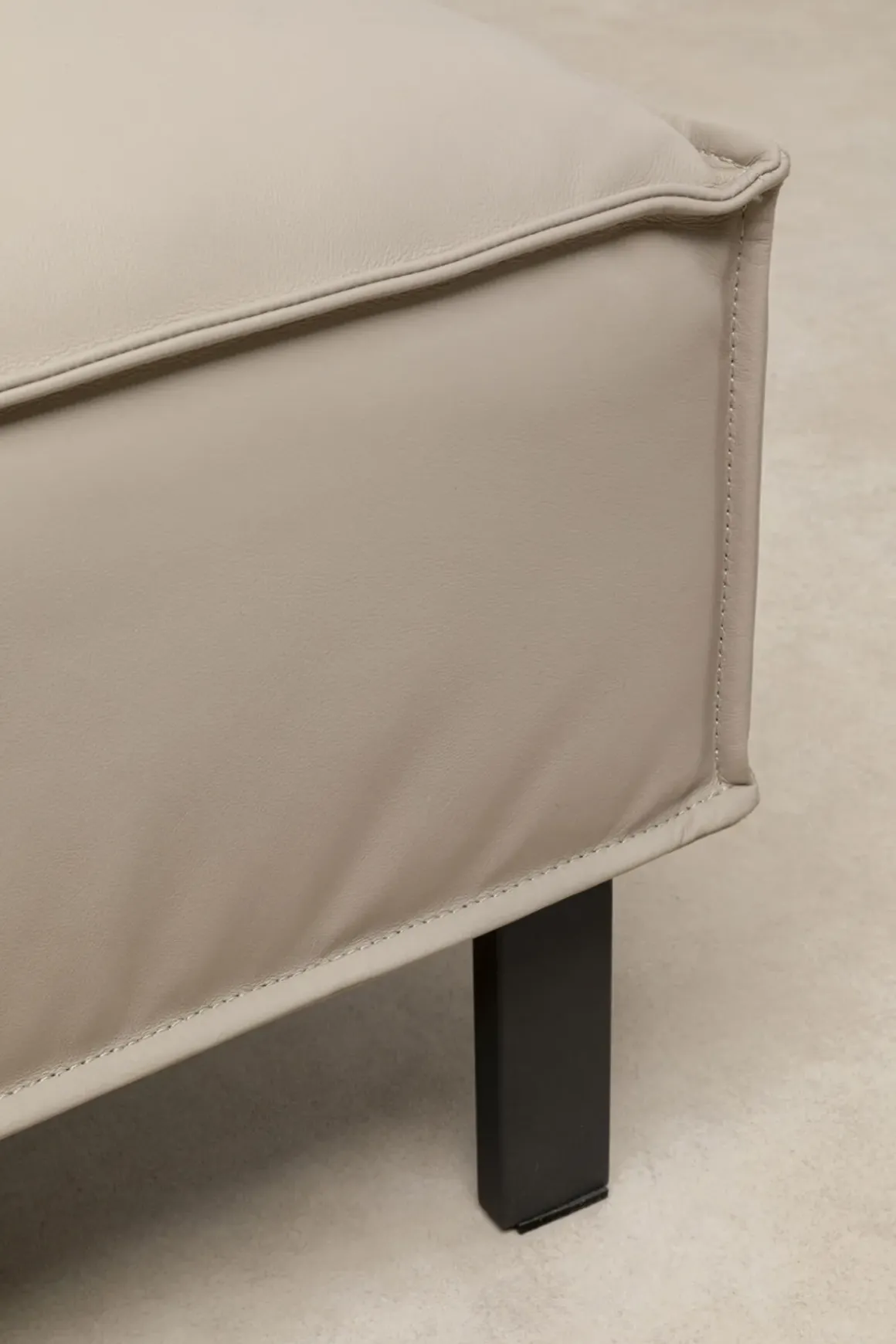 Pall Victor - Läder, Grå - KARE Design