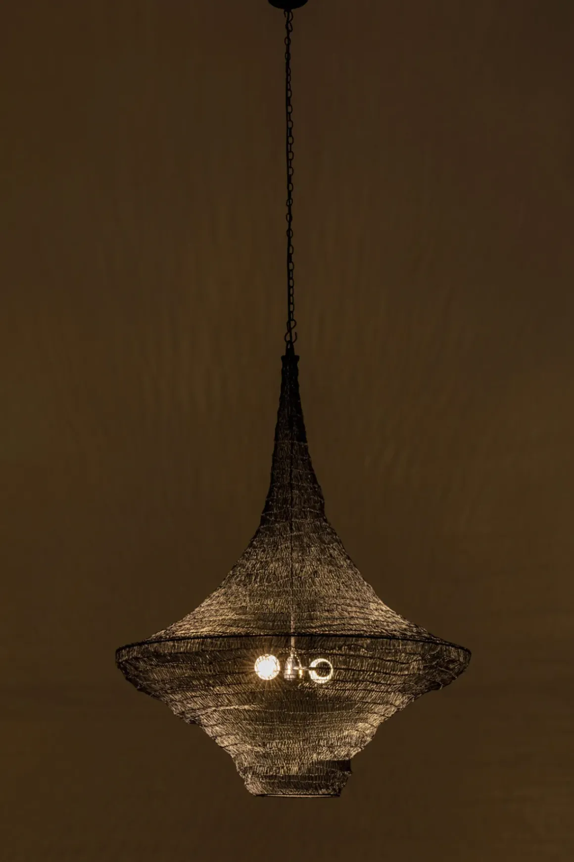 Pendel Cocoon Svart - Taklampa av nät, Ø89cm - KARE Design