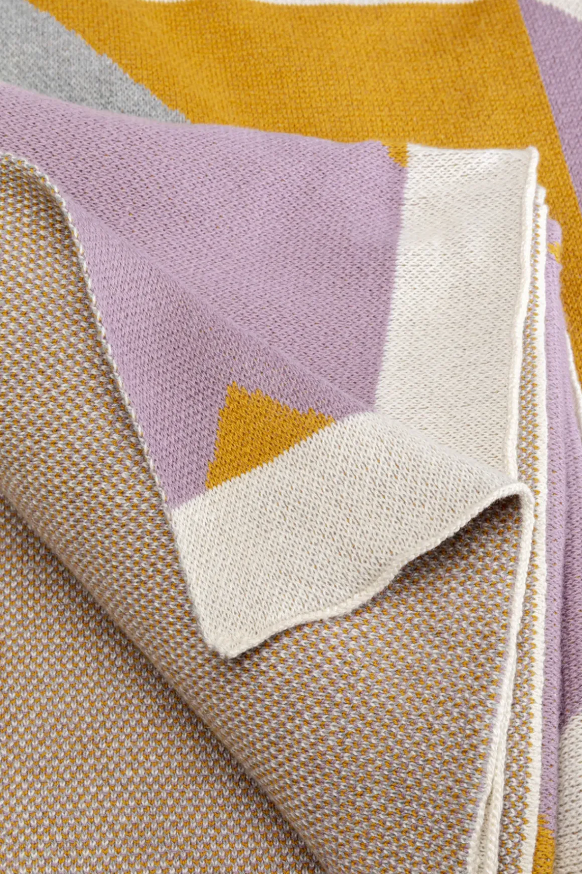 Pläd Triangoli, 200x150cm - KARE Design