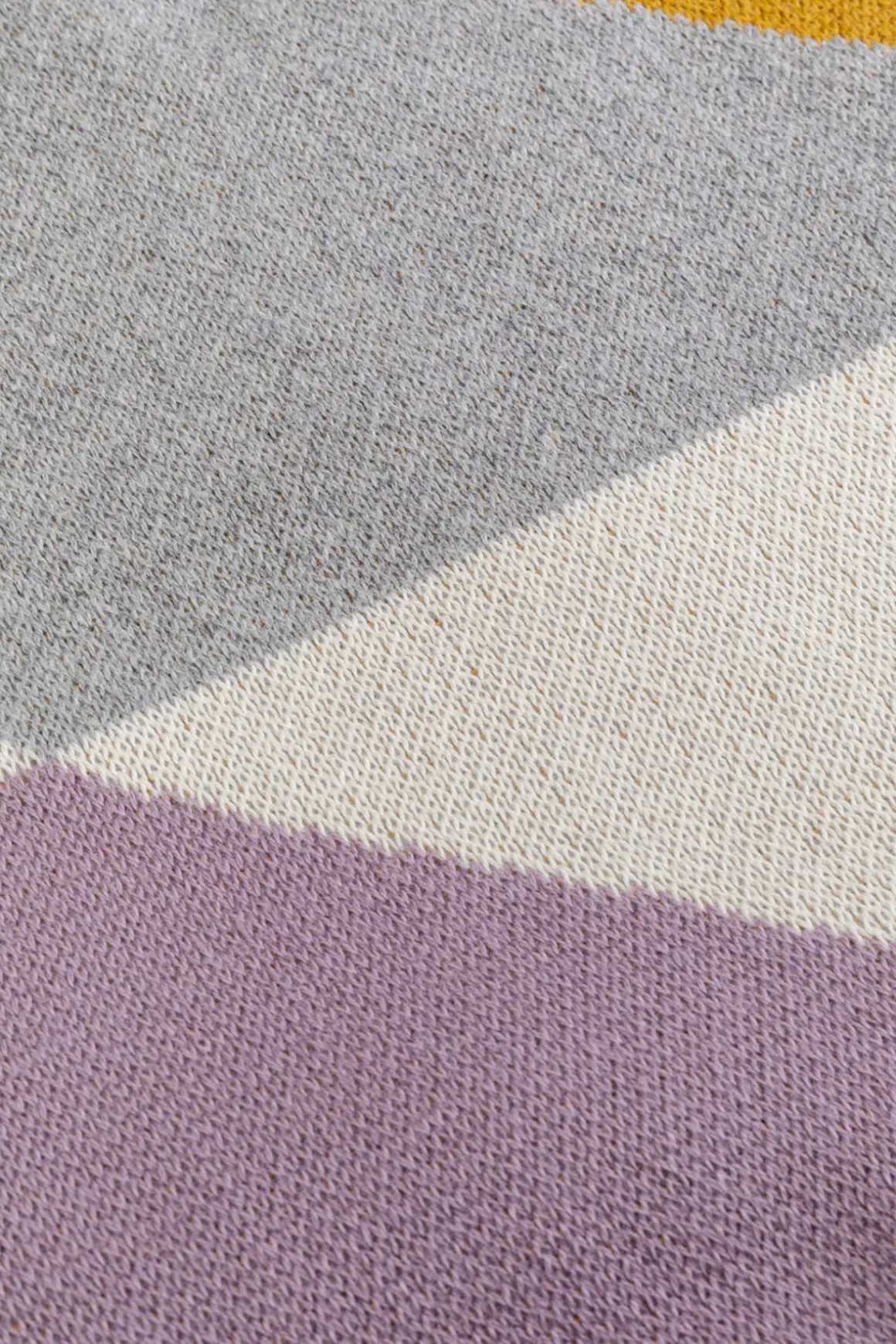 Pläd Triangoli, 200x150cm - KARE Design