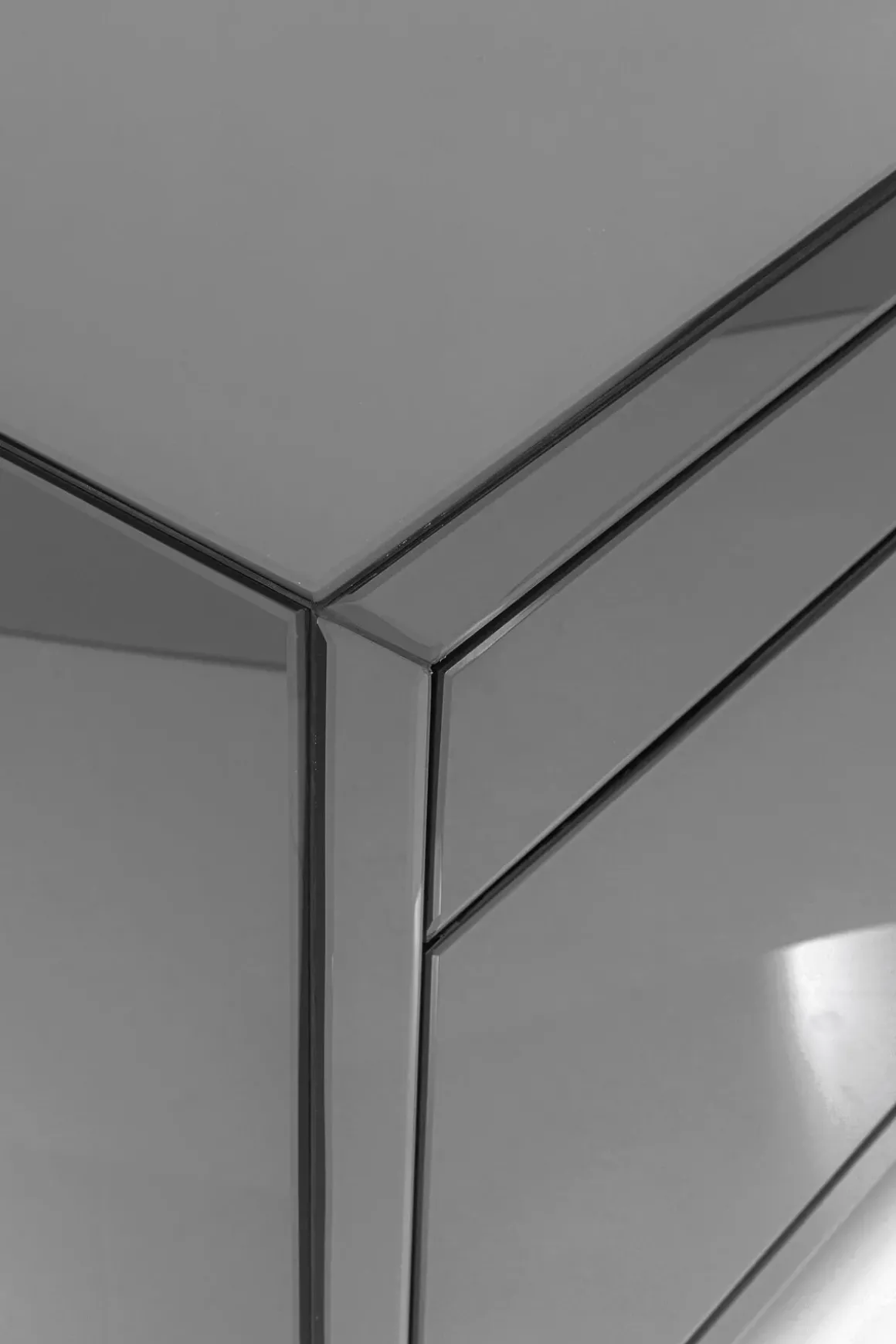 Sideboard Luxury - Grå Spegelglas 3 Dörrar/3 Lådor, 77x140,5cm - KARE Design