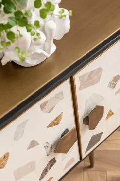 Sideboard Terrazzo - Lågt Skåp med 4 Dörrar - KARE Design