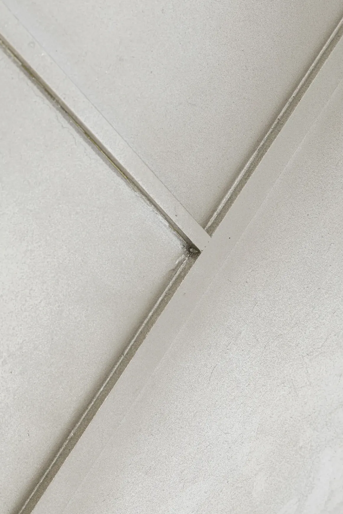 Sideboard Venice Triangle - Silver 4 Dörrar, 64x180cm - KARE Design