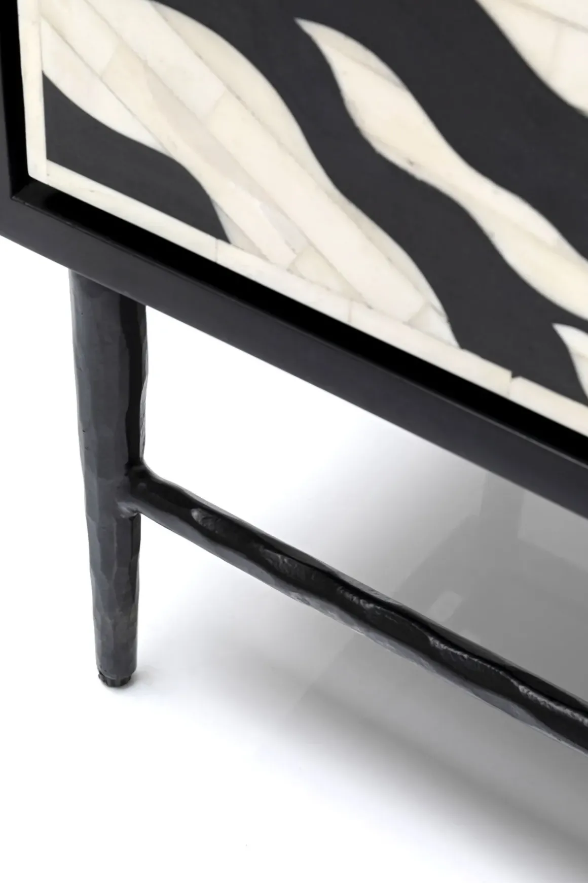 Sideboard Zebra - 4 Dörrar, 160x80cm - KARE Design