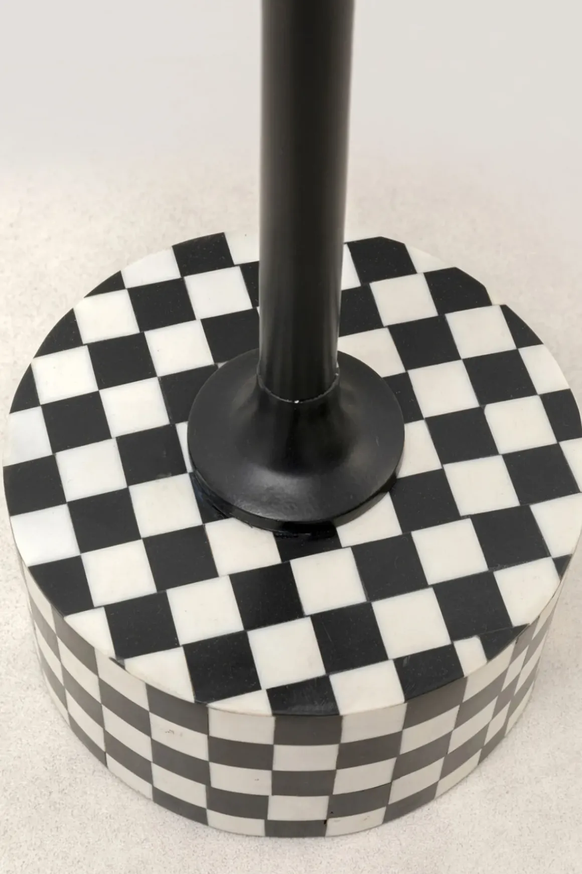 Sidobord Domero Chess - Svart/Vit Ø25cm - KARE Design