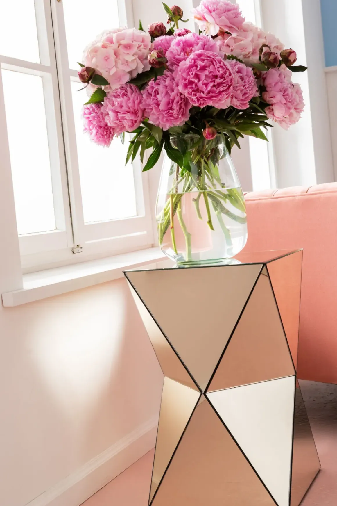 Sidobord Luxury Triangle - Champagnefärgat Spegelglas - KARE Design