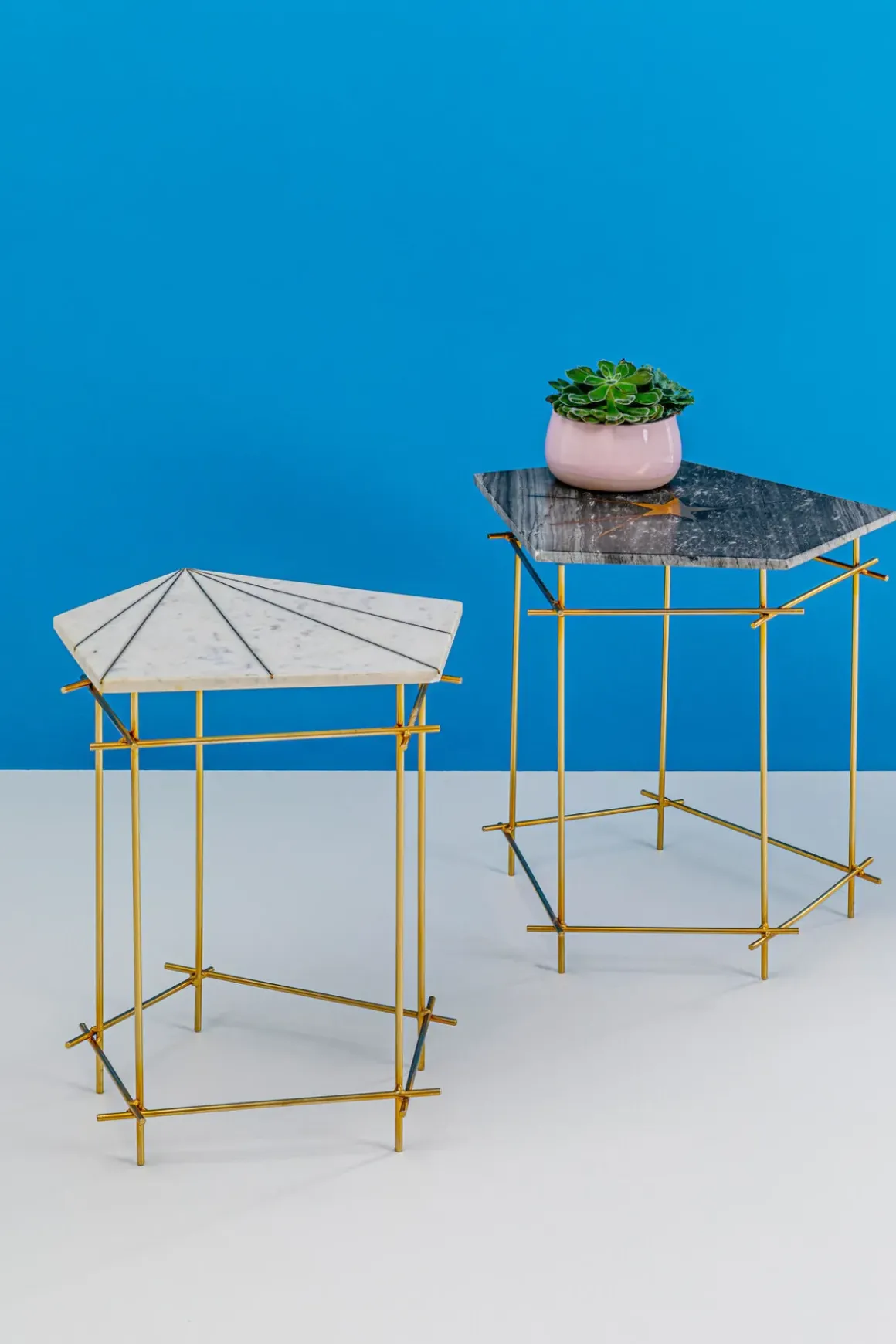 Sidobord Mystic Pentagon Big - KARE Design
