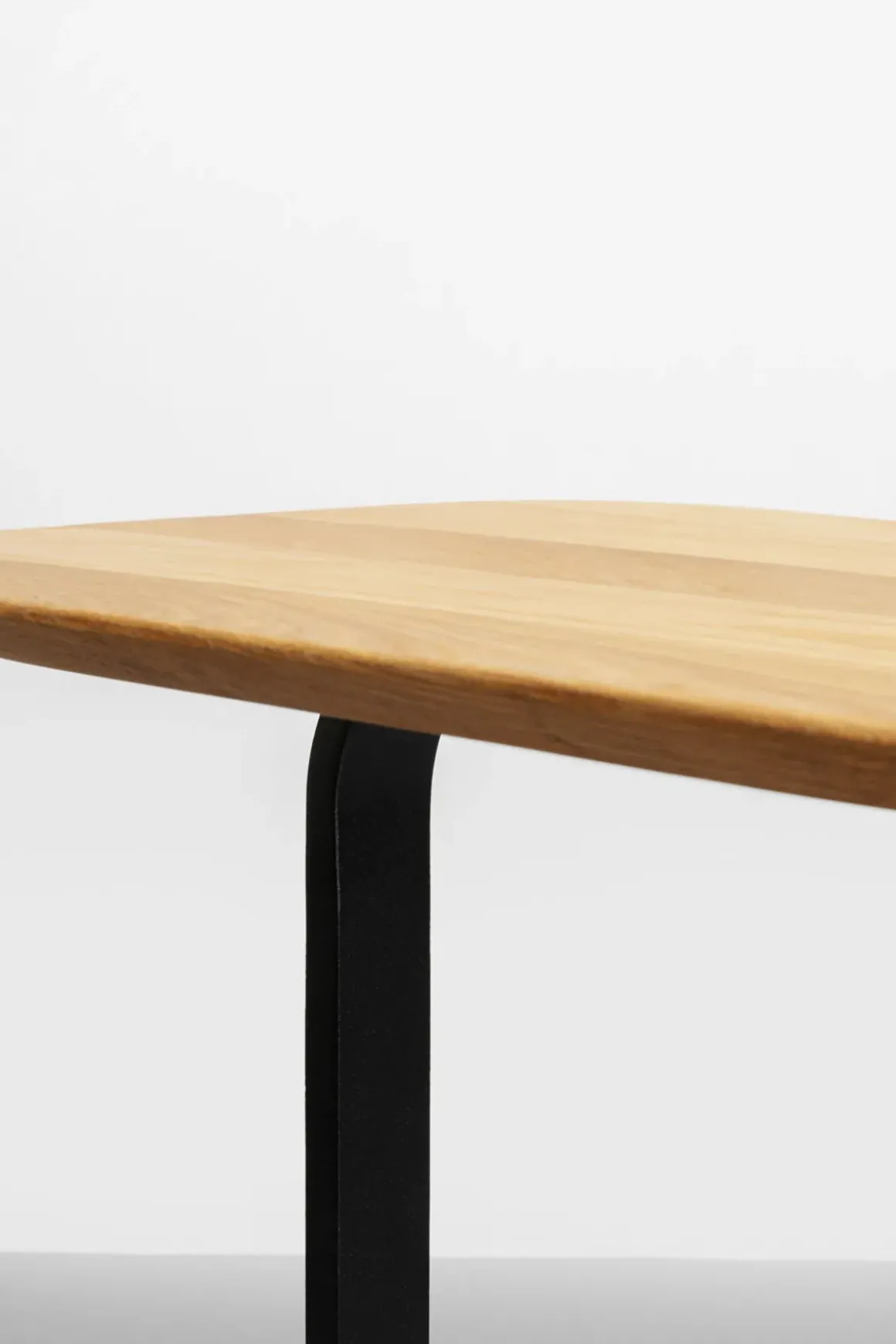 Sidobord Tassilo - Ek/Svart - KARE Design
