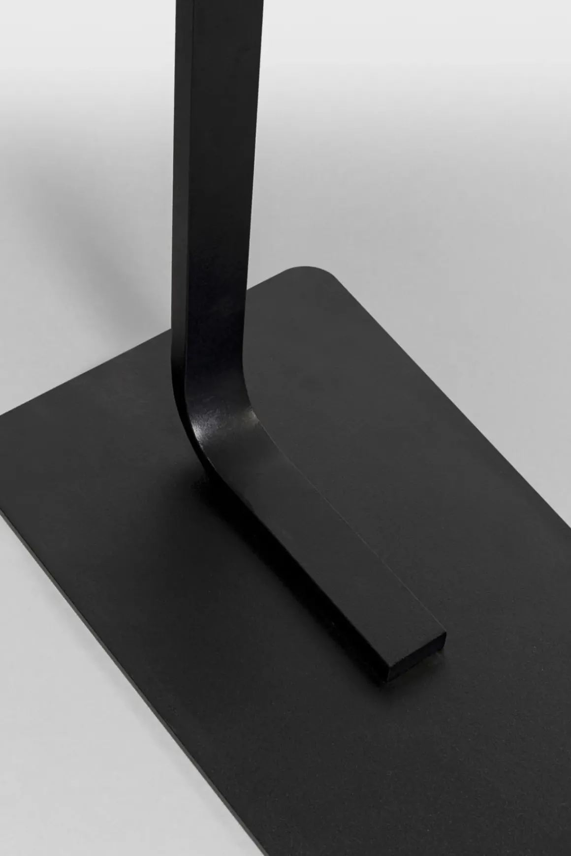 Sidobord Tassilo - Ek/Svart - KARE Design