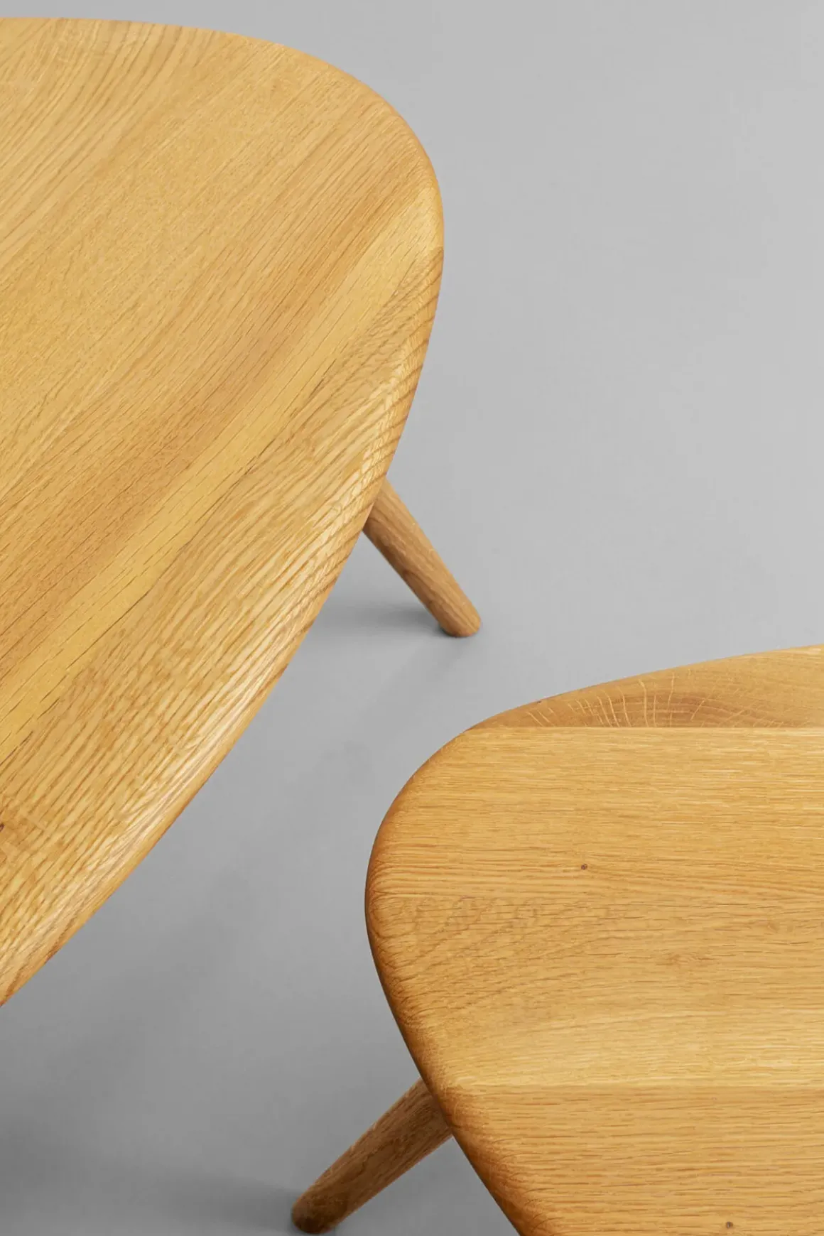 Sidobord Vigo - Set med 2 Bord i Ek - KARE Design