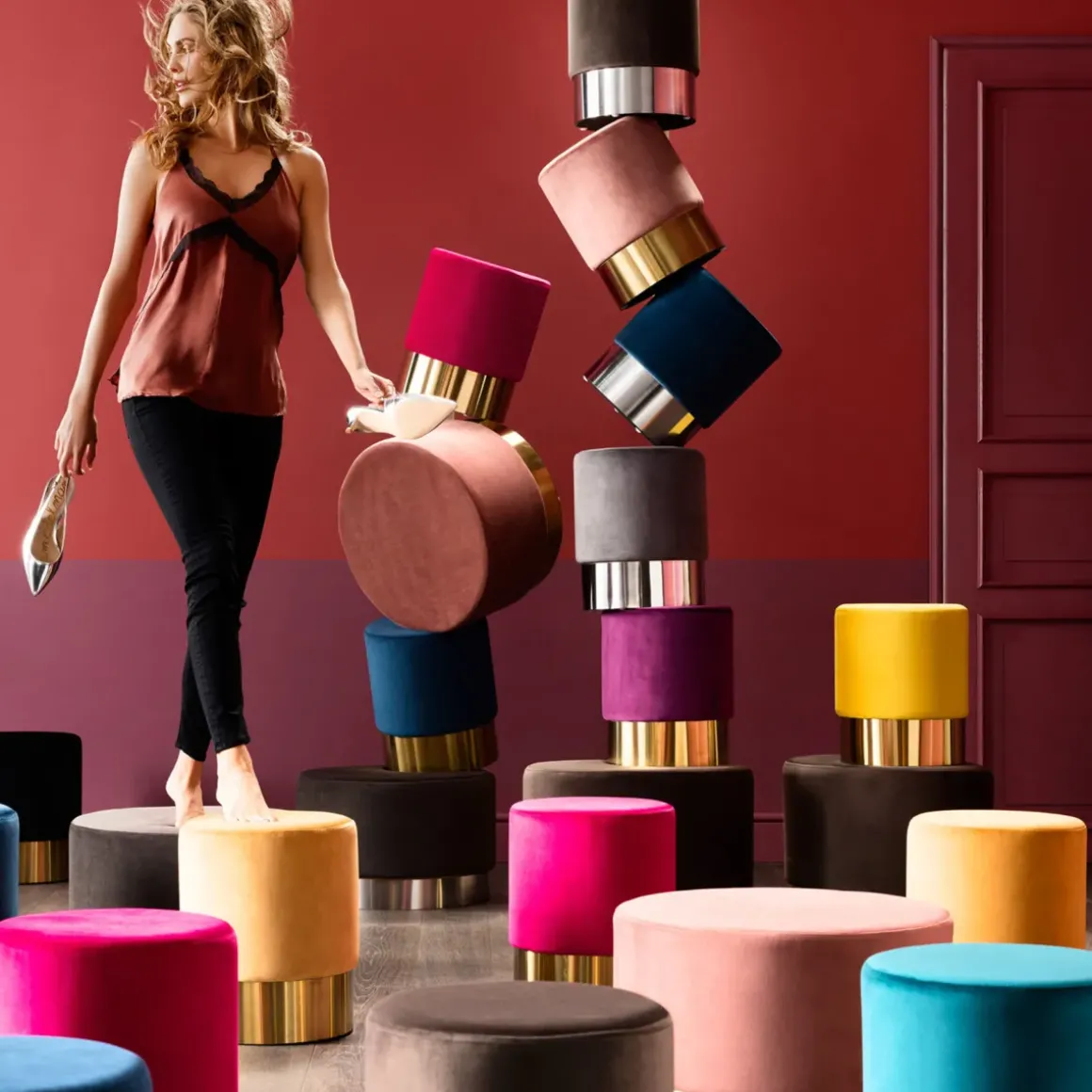 Sittpuff Cherry - Lila Sammet/Mässing, Ø35cm - KARE Design