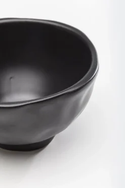 Skål Organic - Djup Skål i Svart Lergods, Ø15cm - KARE Design