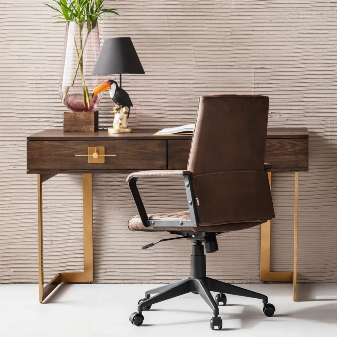 Skrivbord Osaka - Mörkt Trä/Borstad Mässing, 138cm - KARE Design