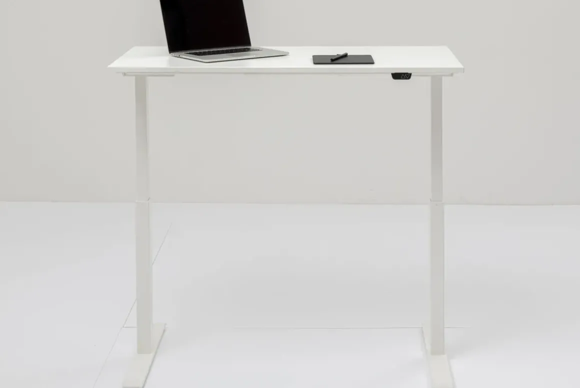 Skrivbord Smart - Vit/Vit Höj/Sänkbart, 140cm - KARE Design