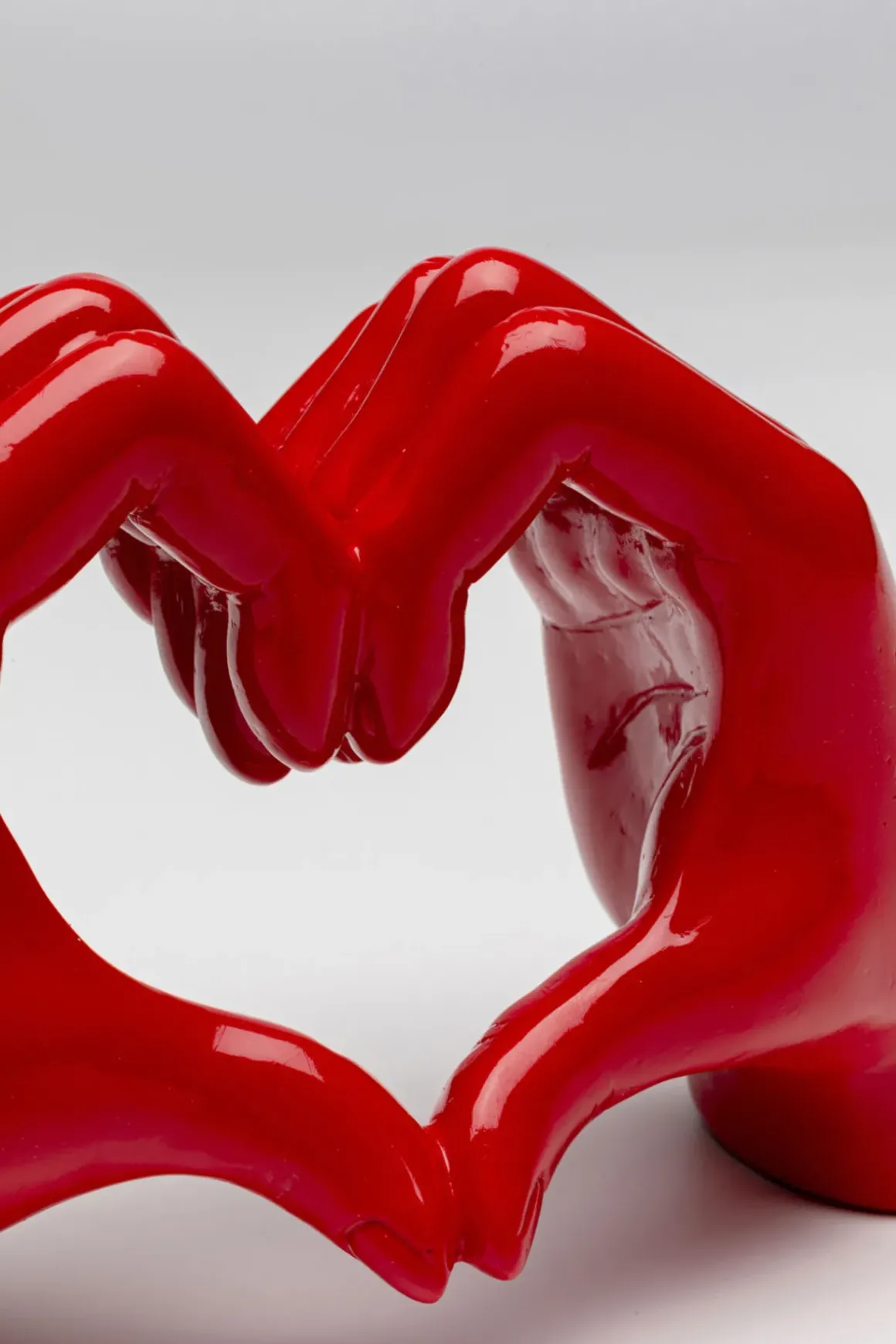 Skulptur Heart Hands - Röd, 12cm - KARE Design