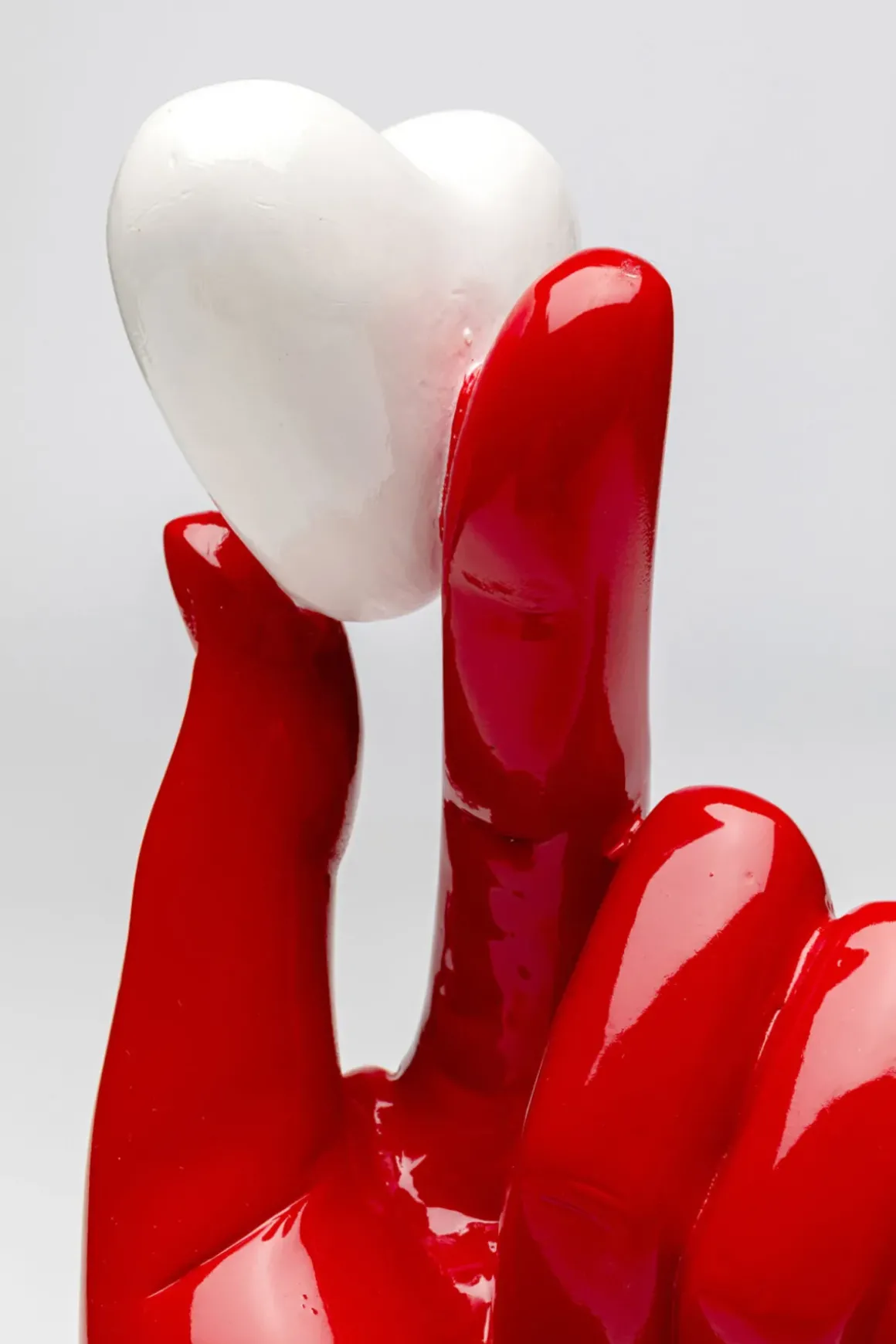 Skulptur Holding Heart, 26cm - KARE Design