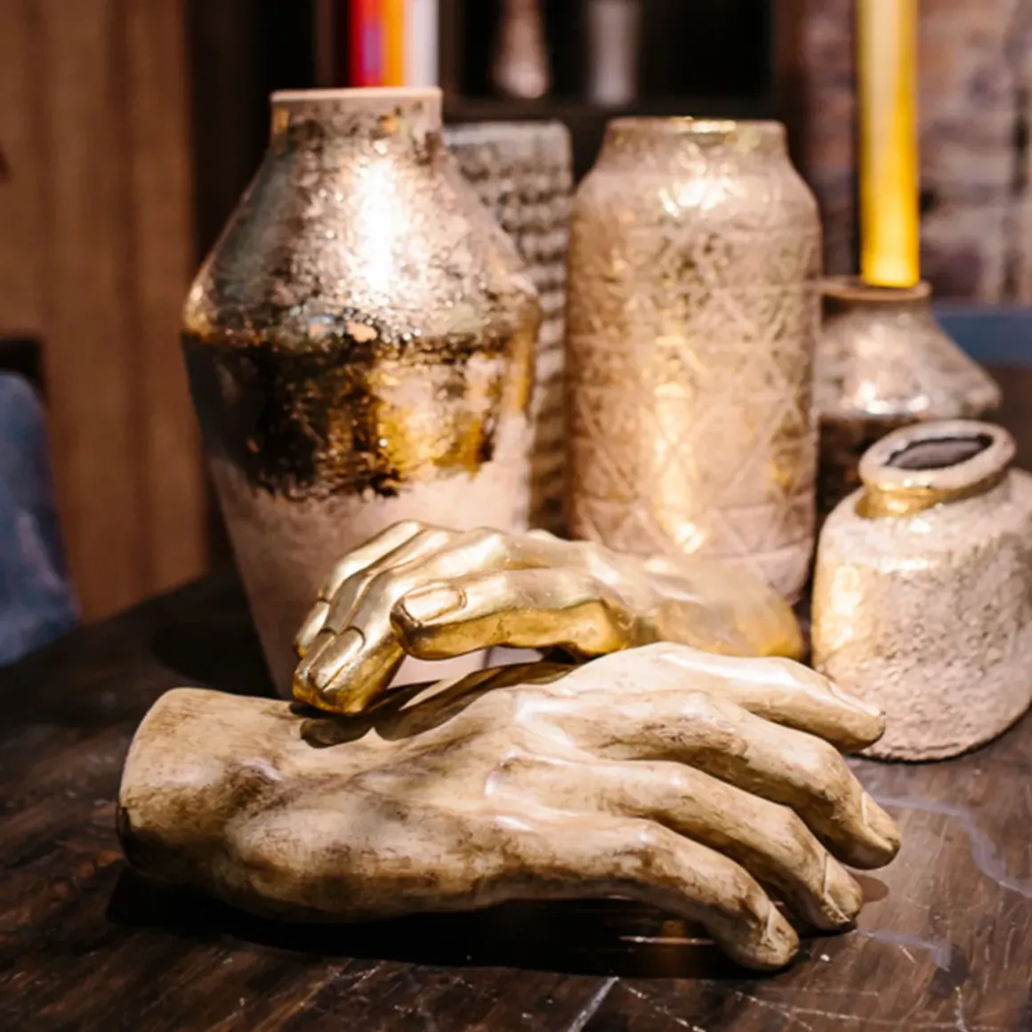 Skulptur Mano - Dekor Hand Betongfinish - KARE Design